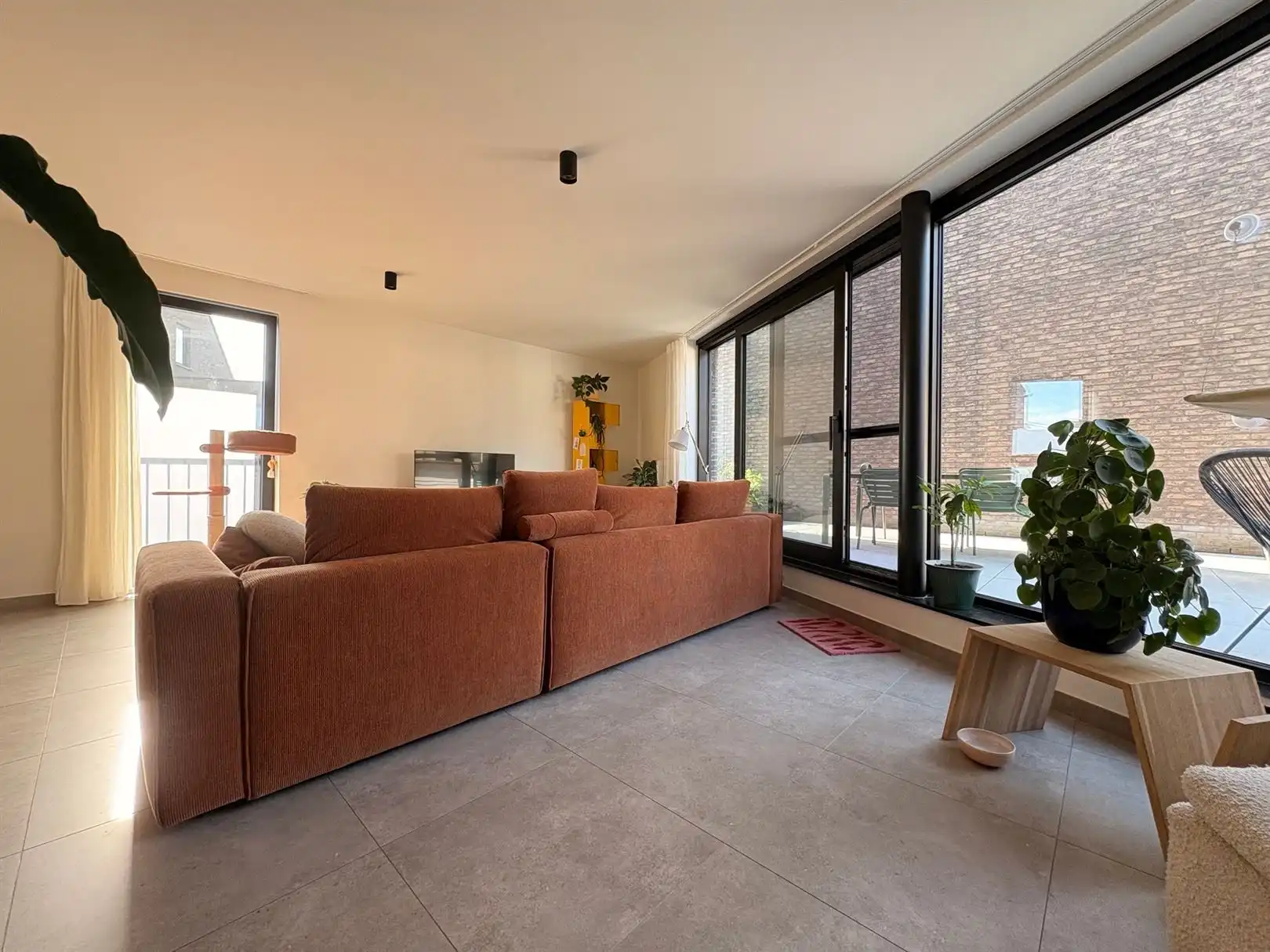Prachtige nieuwbouw woning half open bebouwing foto 3