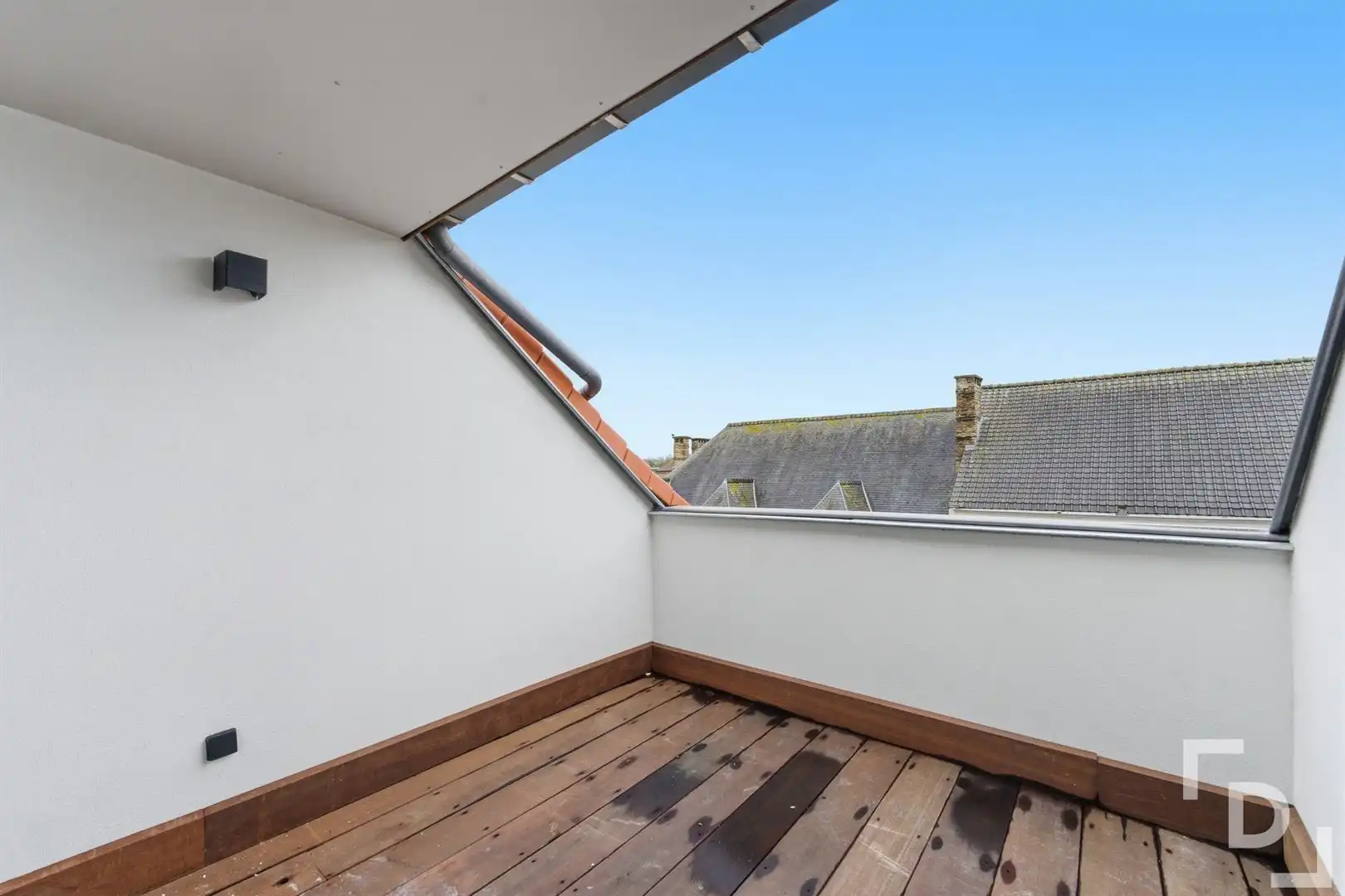 Nieuwbouwappartement met 2 terrassen te koop in centrum Ieper. foto 7
