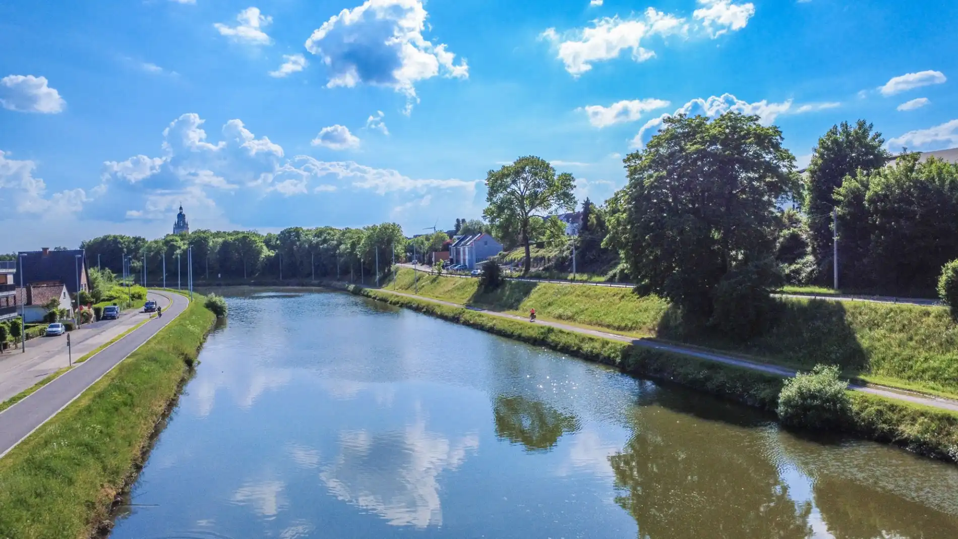 GELIJKVLOERS APP MET 2 SLP, TERRASSEN & STAANPLAATS ! foto 3