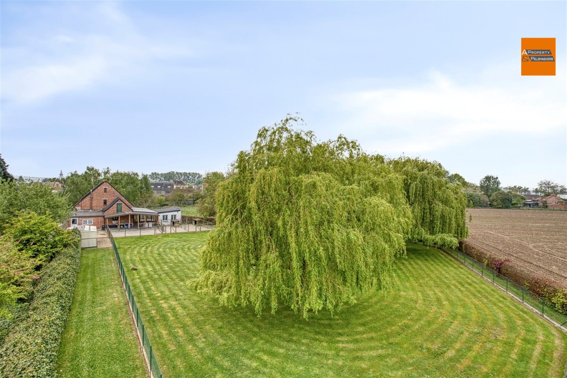 Gerenoveerde woning met ruime tuin foto 29