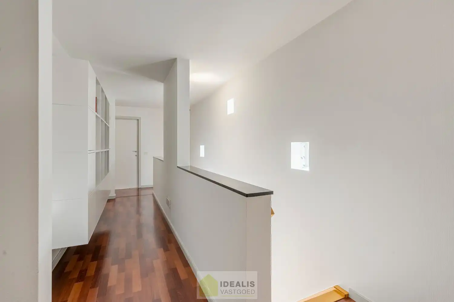 EXTRA RUIME VILLA MET EEN PRACHTIG LICHTRIJKE LEEFRUIMTE, RUIME KEUKEN, 4 SLAAPKAMERS, 2 BADKAMERS EN EEN RUIM PRAKTIJK/KANTOORGEDEELTE OP EEN RIANT EN CENTRAAL PERCEEL VAN MAAR LIEFST 16A 27CA OP EEN GUNSTIGE LOCATIE NABIJ HET CENTRUM VAN ACHEL! foto 38