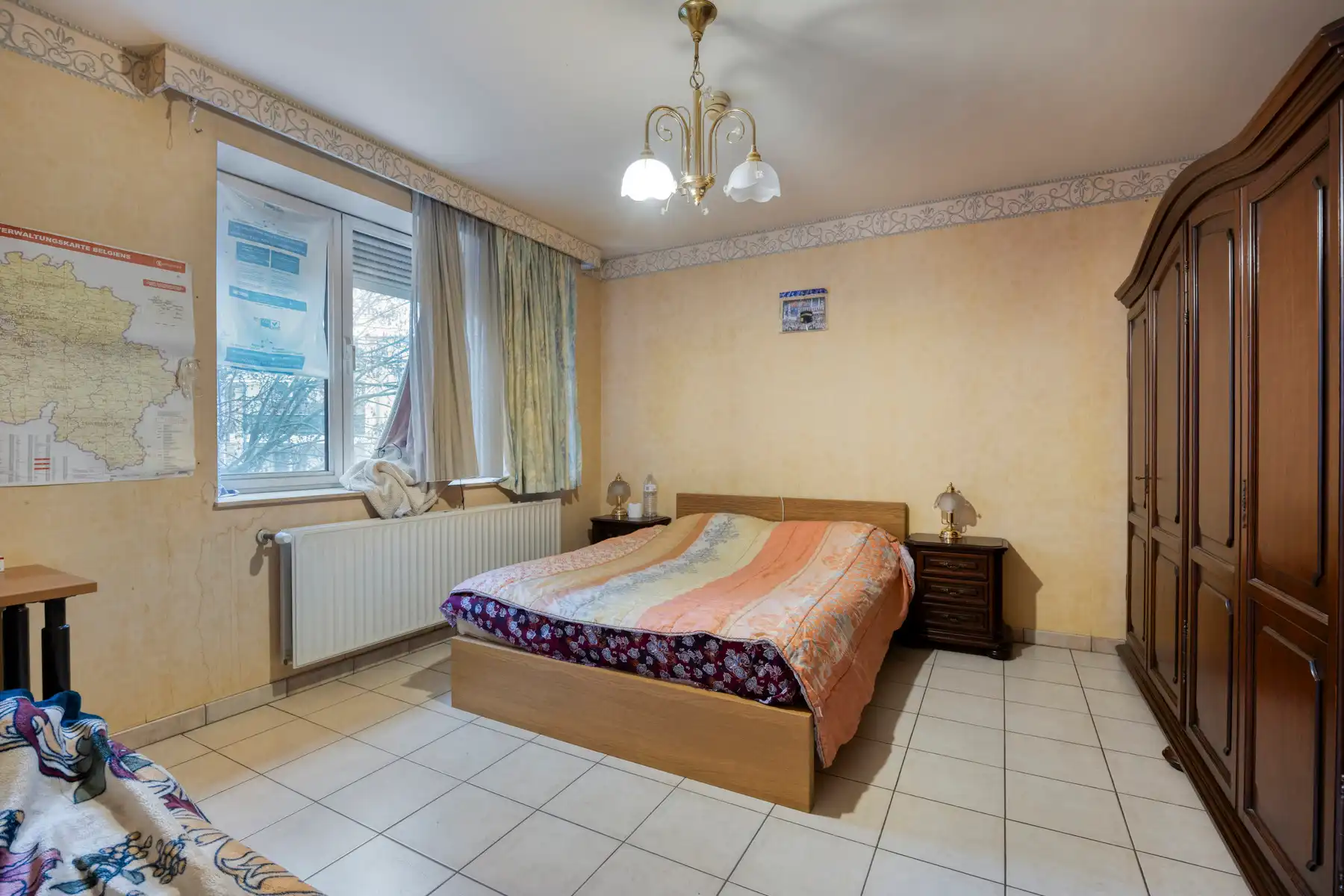 Gezinswoning met vier slaapkamers, tuin en ruime garage foto 17