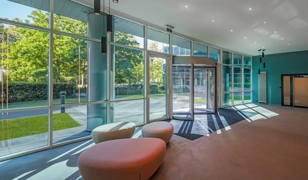 Kantoorruimte te huur in  "Rubens Building" te Berchem foto 2