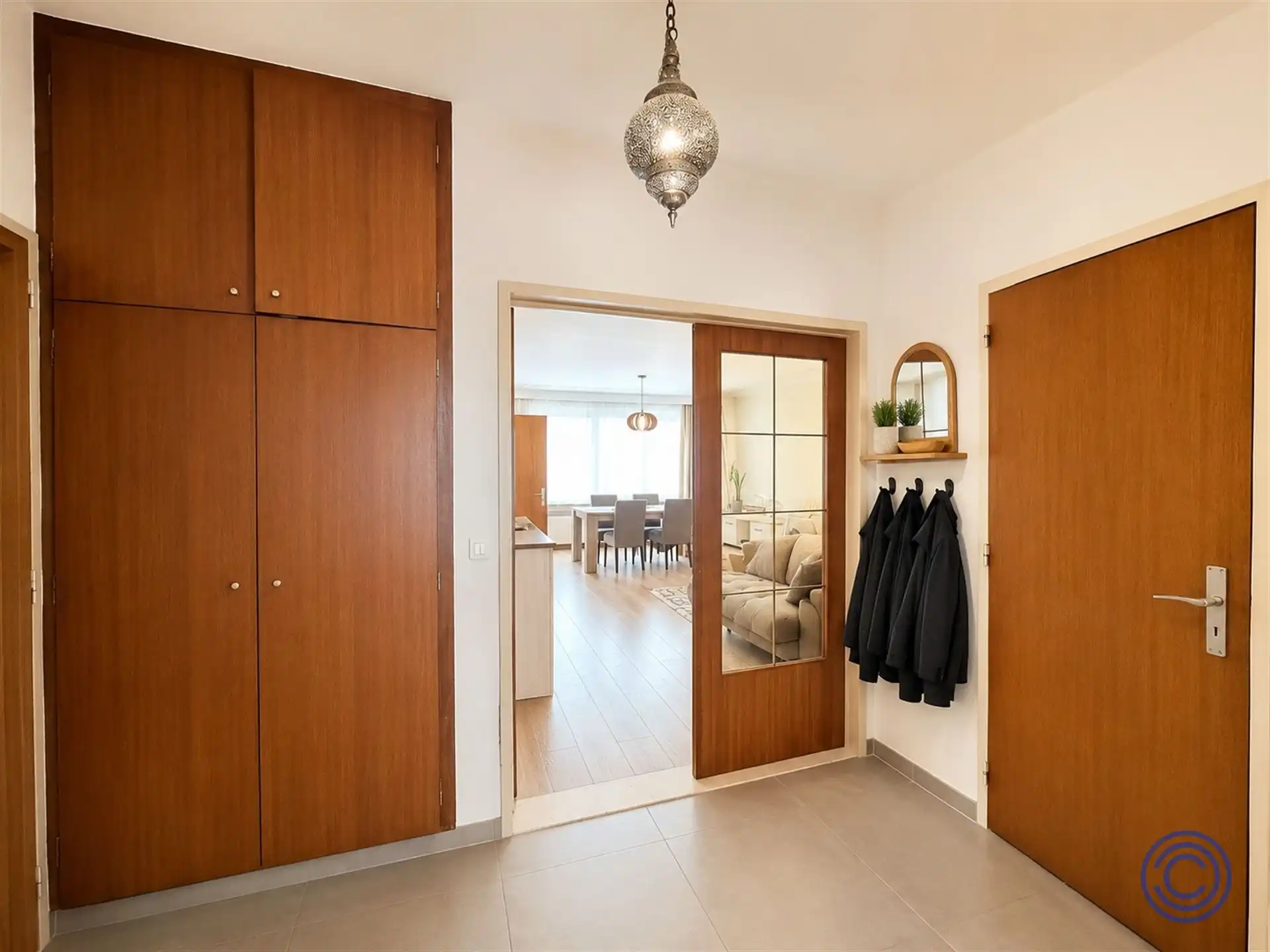 Instapklaar 2-slpk appartement met terras in rustige woonwijk! foto 5