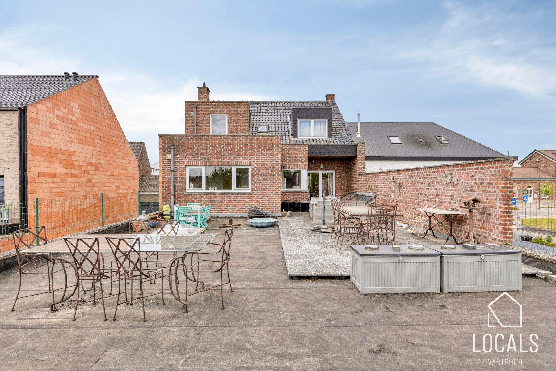 Handelsgelijkvloers met bovenliggend duplexappartement foto 21