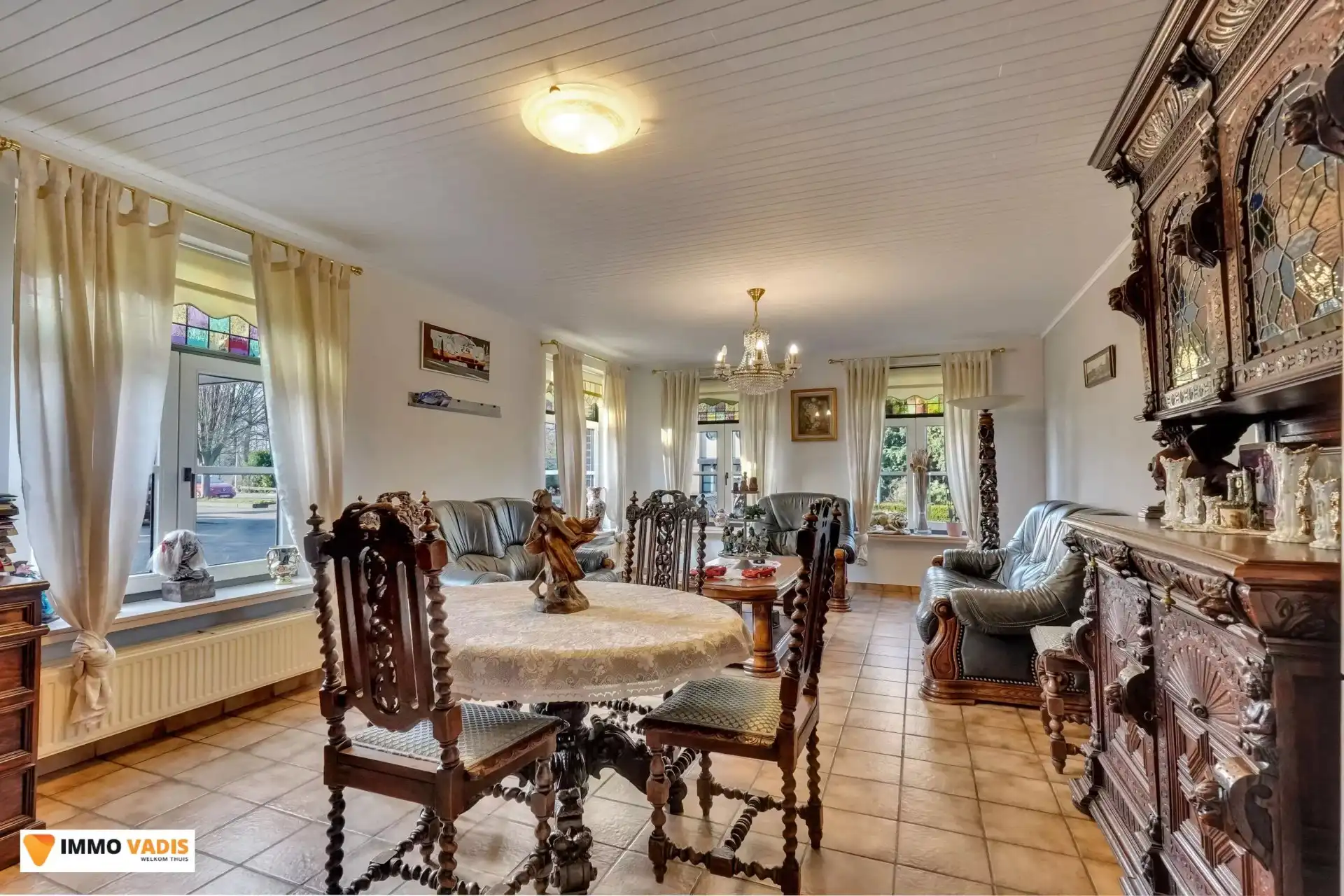 Gunstig gelegen, charmante en uitstekend onderhouden villa foto 5