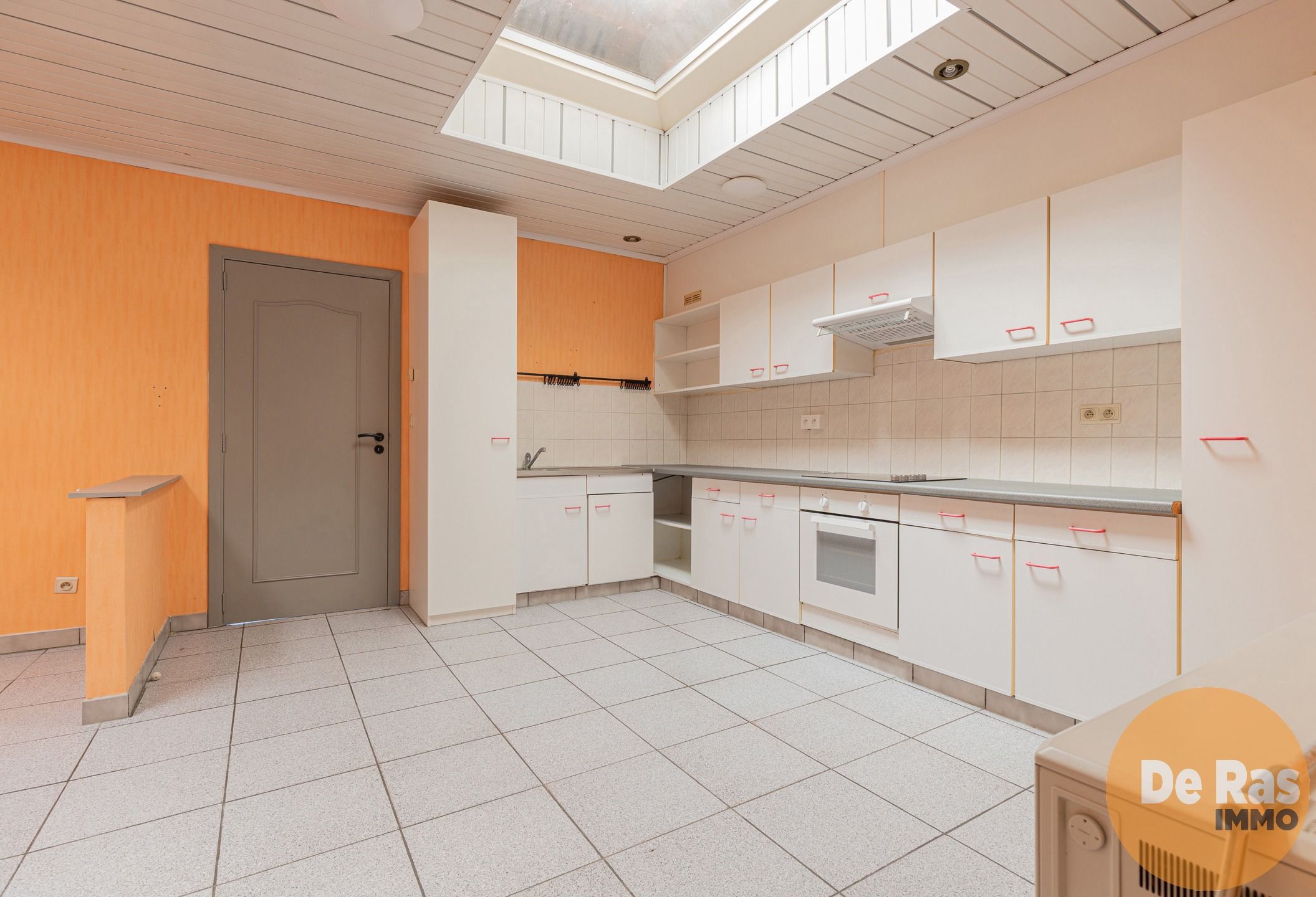 EREMBODEGEM - Woning met magazijn op centrumligging foto 9