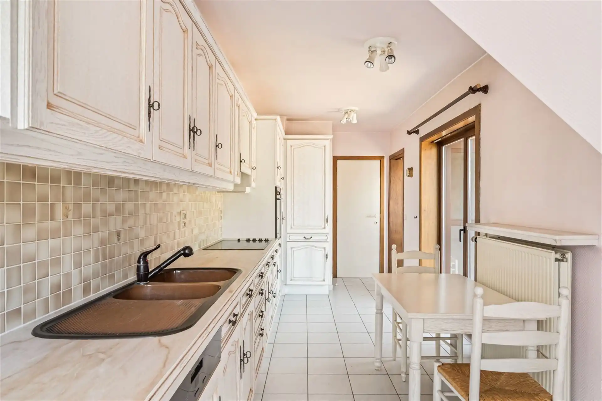 Topgelegen 2 SLK-appartement met veel potentieel foto 9