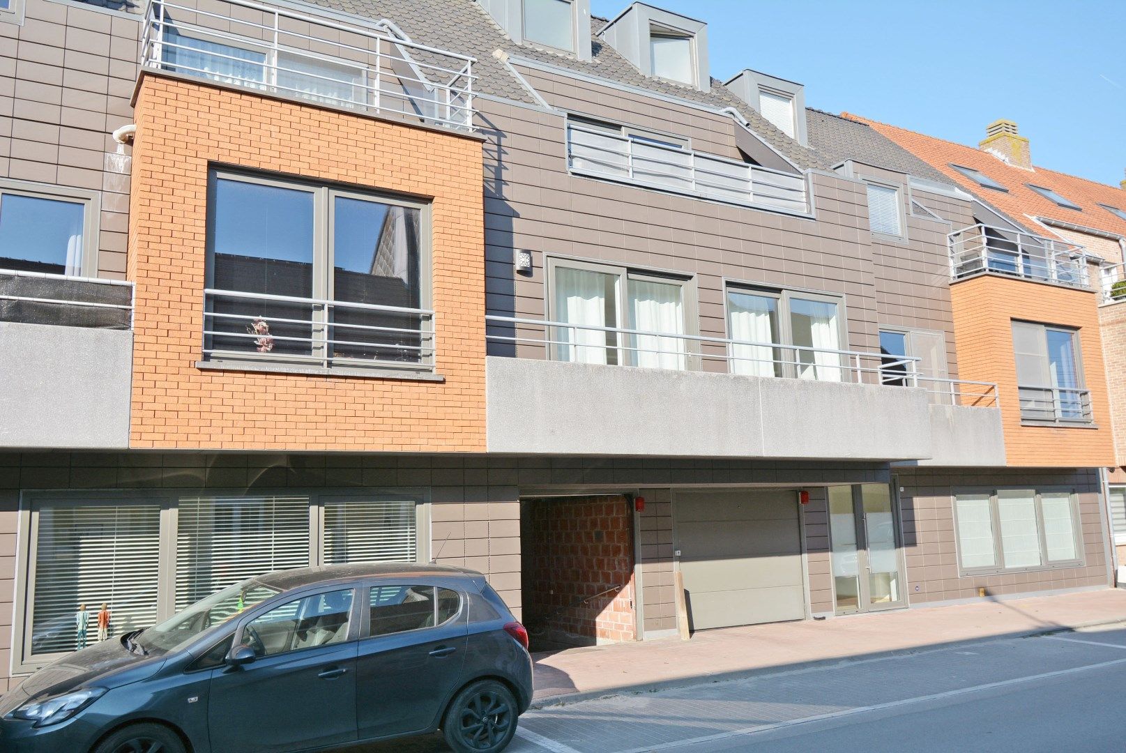 gesloten garagebox nr. 14 in residentie Booster foto 2