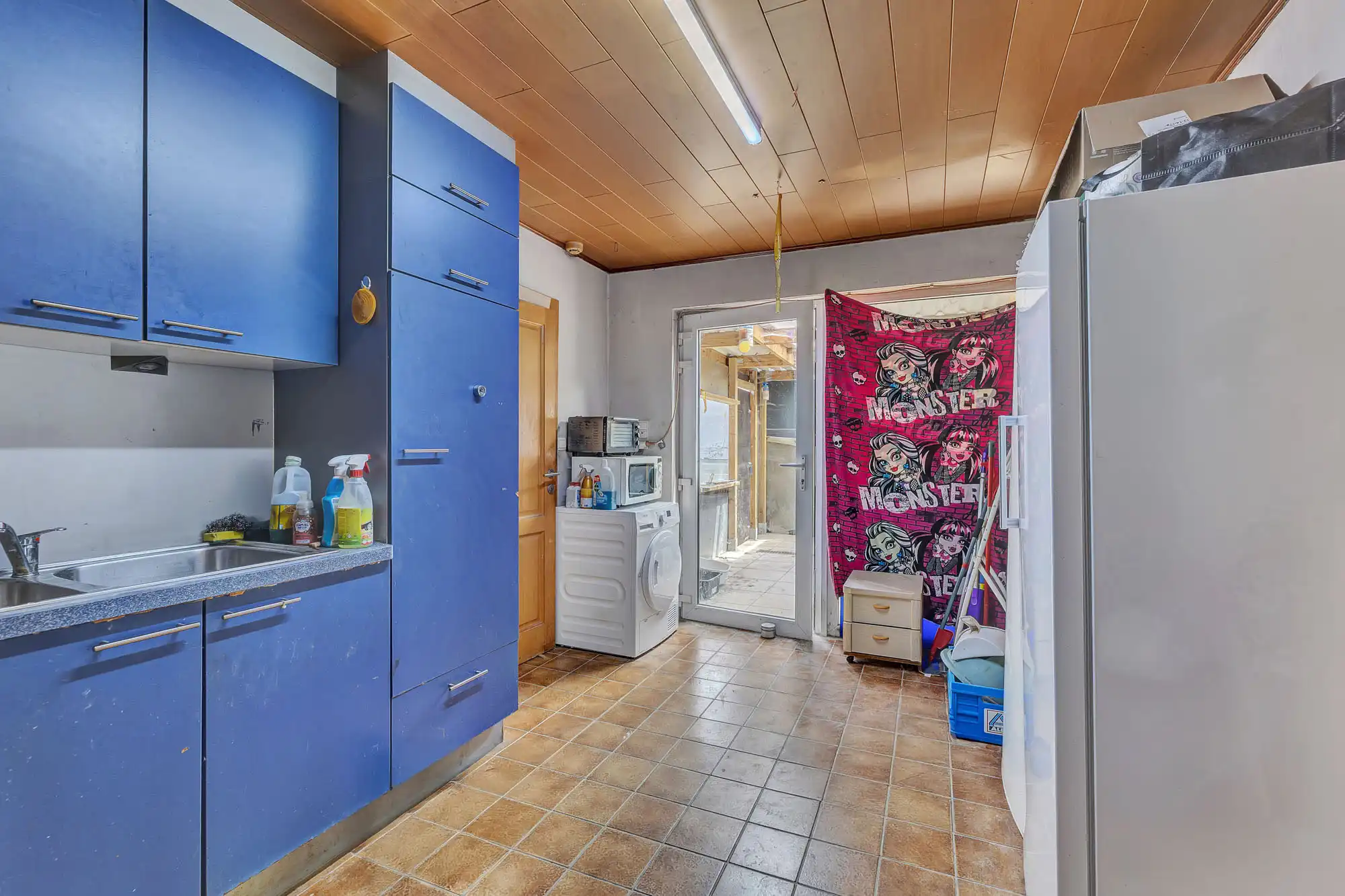 Te renoveren woning met 3 slaapkamers en garage foto 10