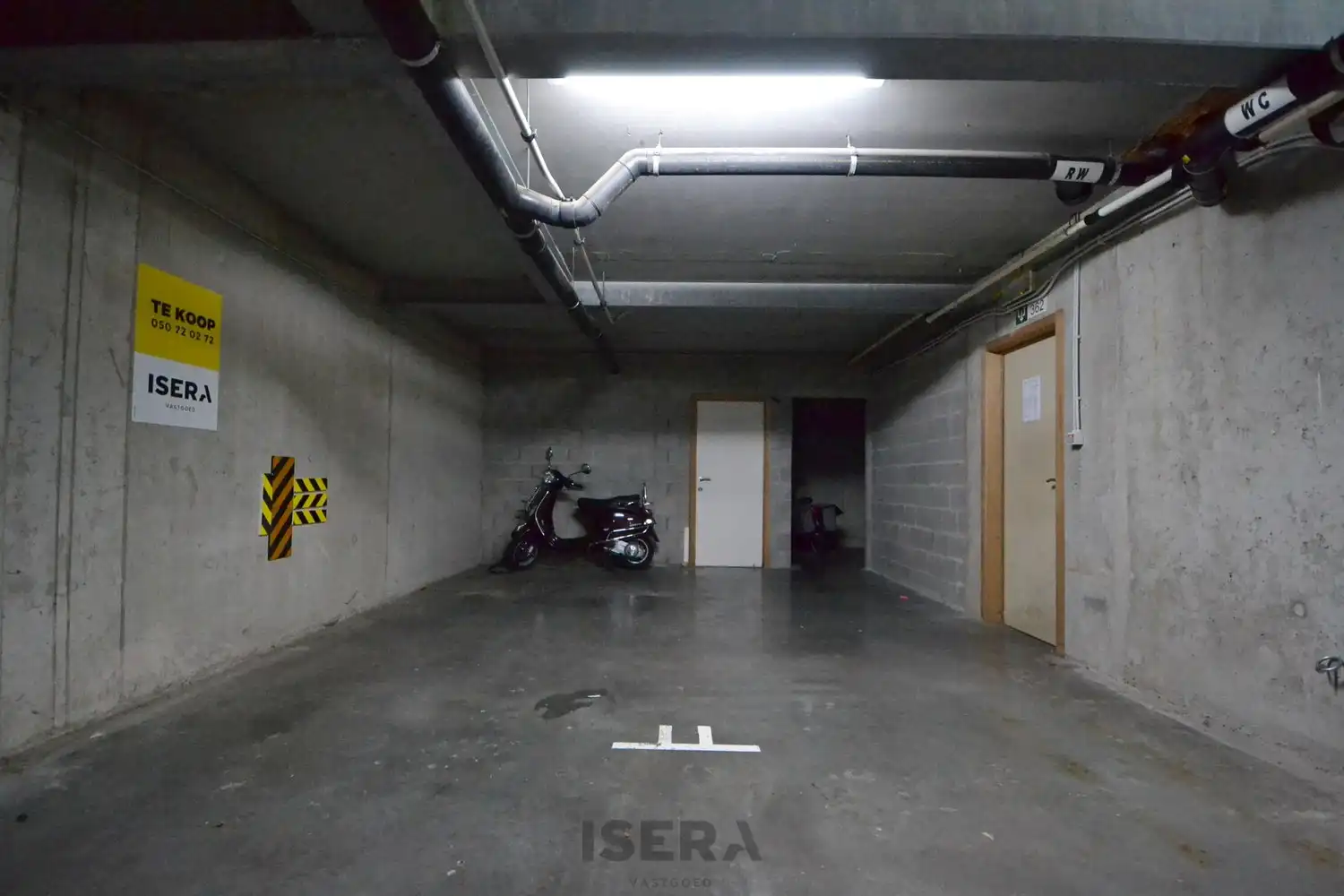 Grote ondergrondse staanplaats in hartje Sint-Andries. foto 3