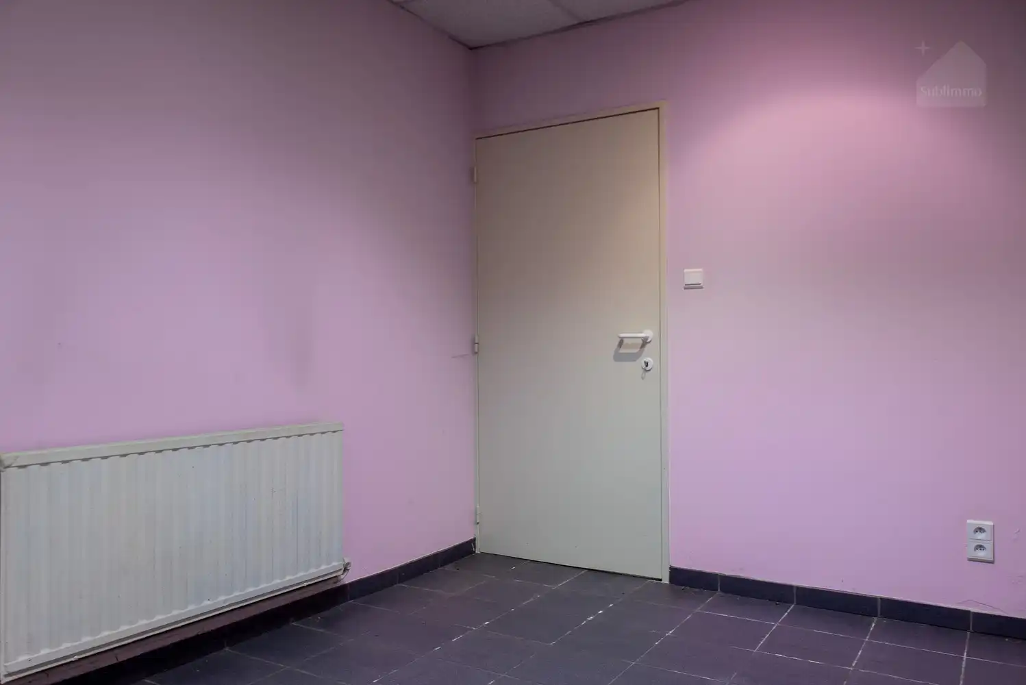 Handelspand/kantoorruimte met magazijn op commerciële toplocatie in Meerhout foto 12