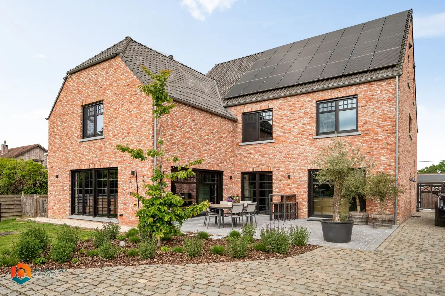 Exclusieve woning van 472 m² met 6 slpkrs op perceel van 2007 m² te Booischot foto 2