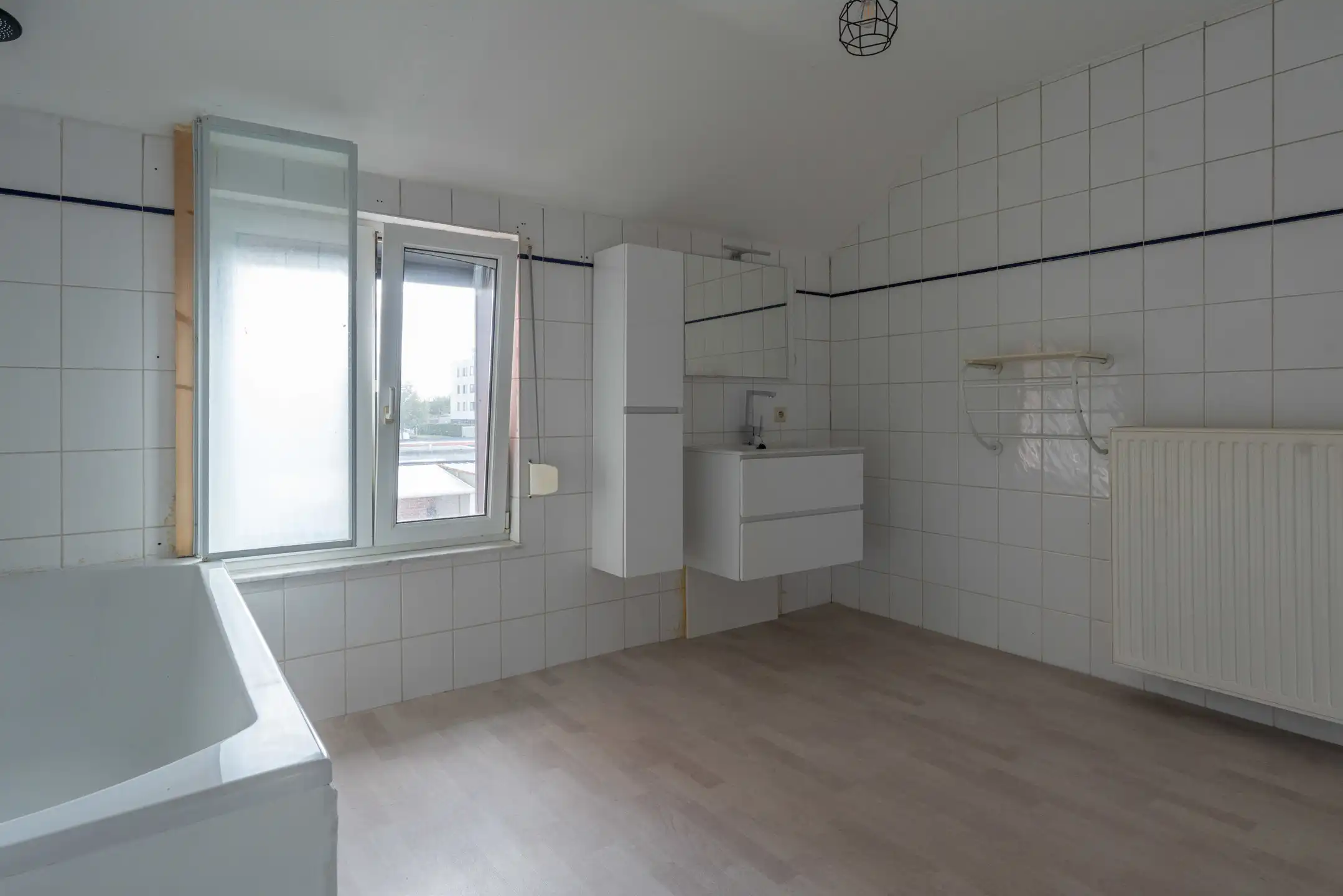 Voormalige winkel met garage, mogelijkheid tot 3 slpk woning foto 15