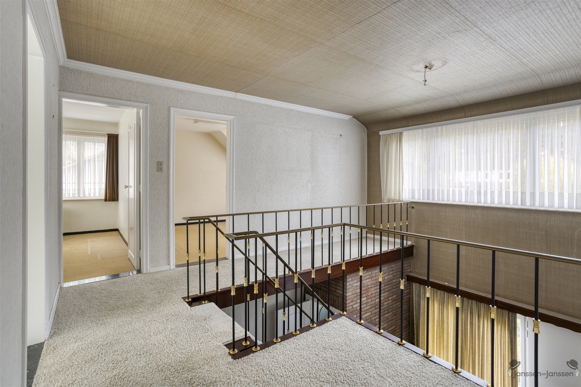Woning op mooi villaperceel van 1.500 m² foto 14