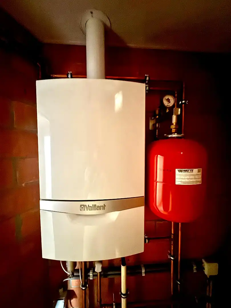 TE RENOVEREN WONING MET 3 SLPKS, GARAGE EN TERRAS foto 11