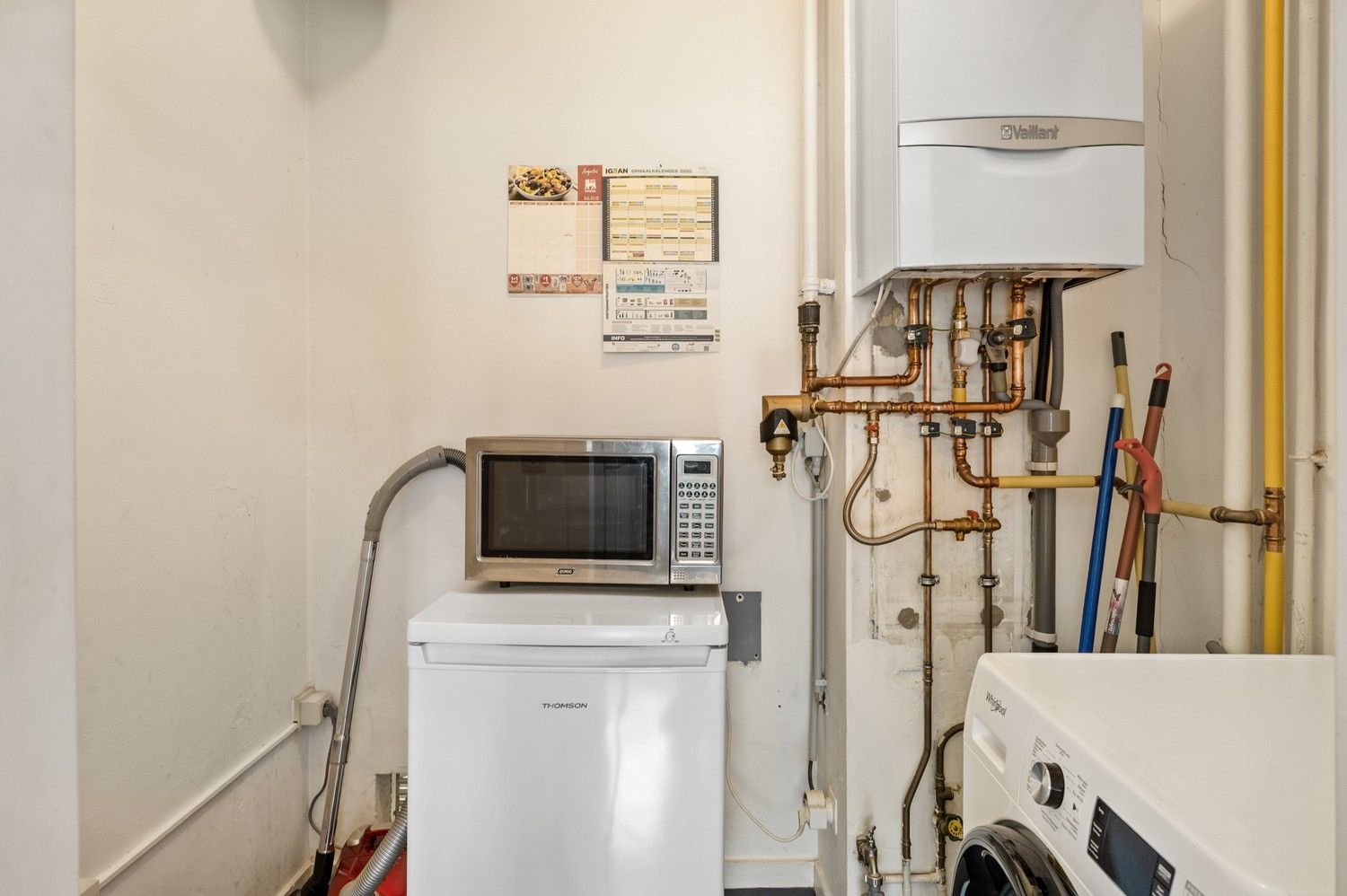 Groot 2 slaapkamer appartement met terras in een doodlopende straat in het centrum van Wijnegem! foto 8