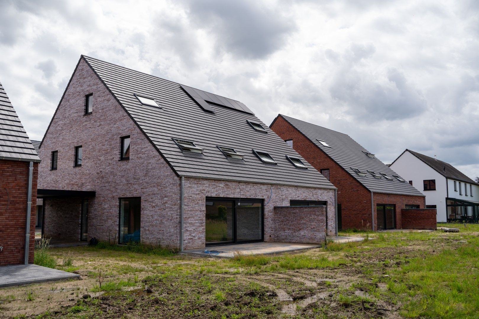 Energiezuinige halfopen bebouwing met prachtig zicht foto 3