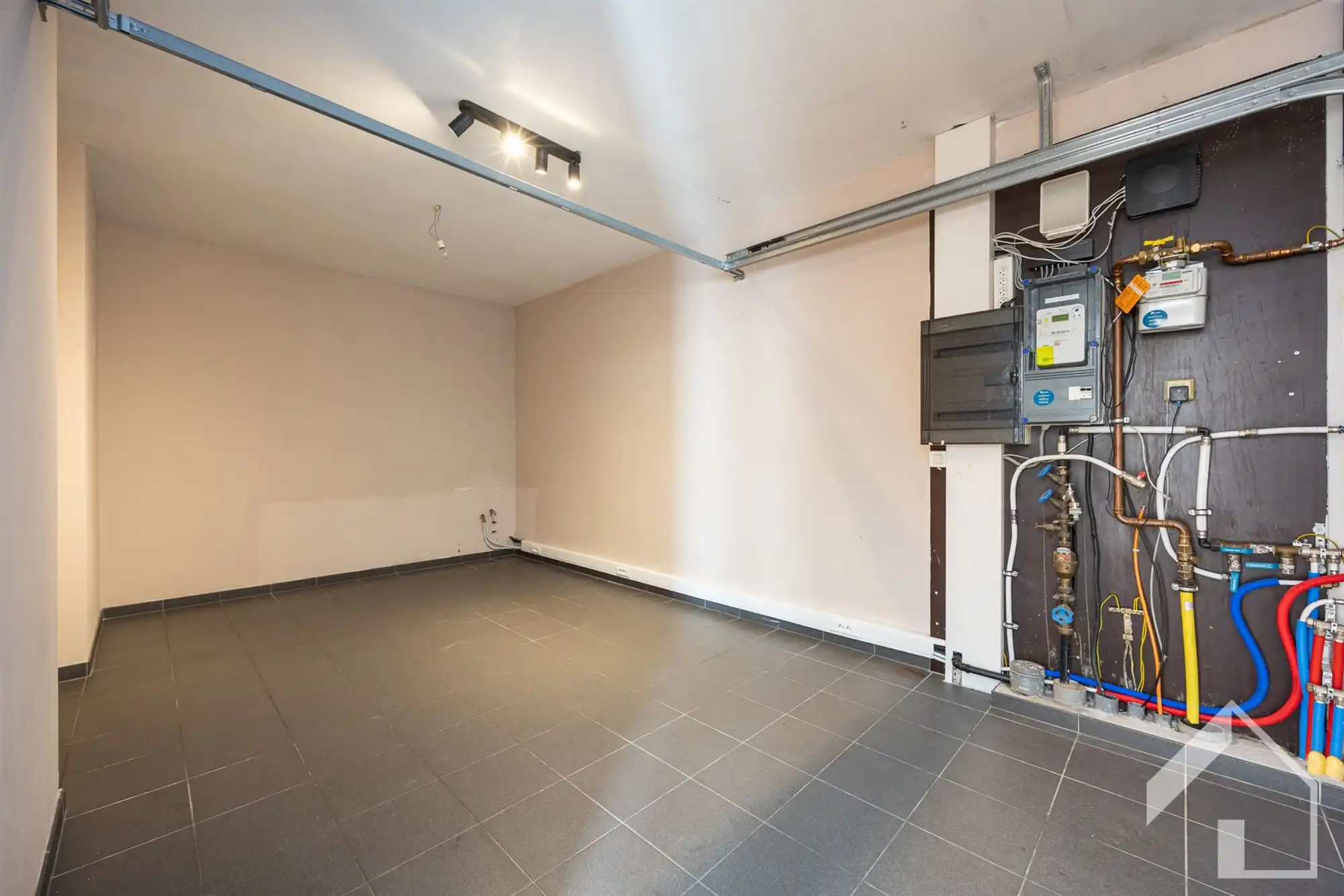 Ruime woning op een rustige locatie! foto 4