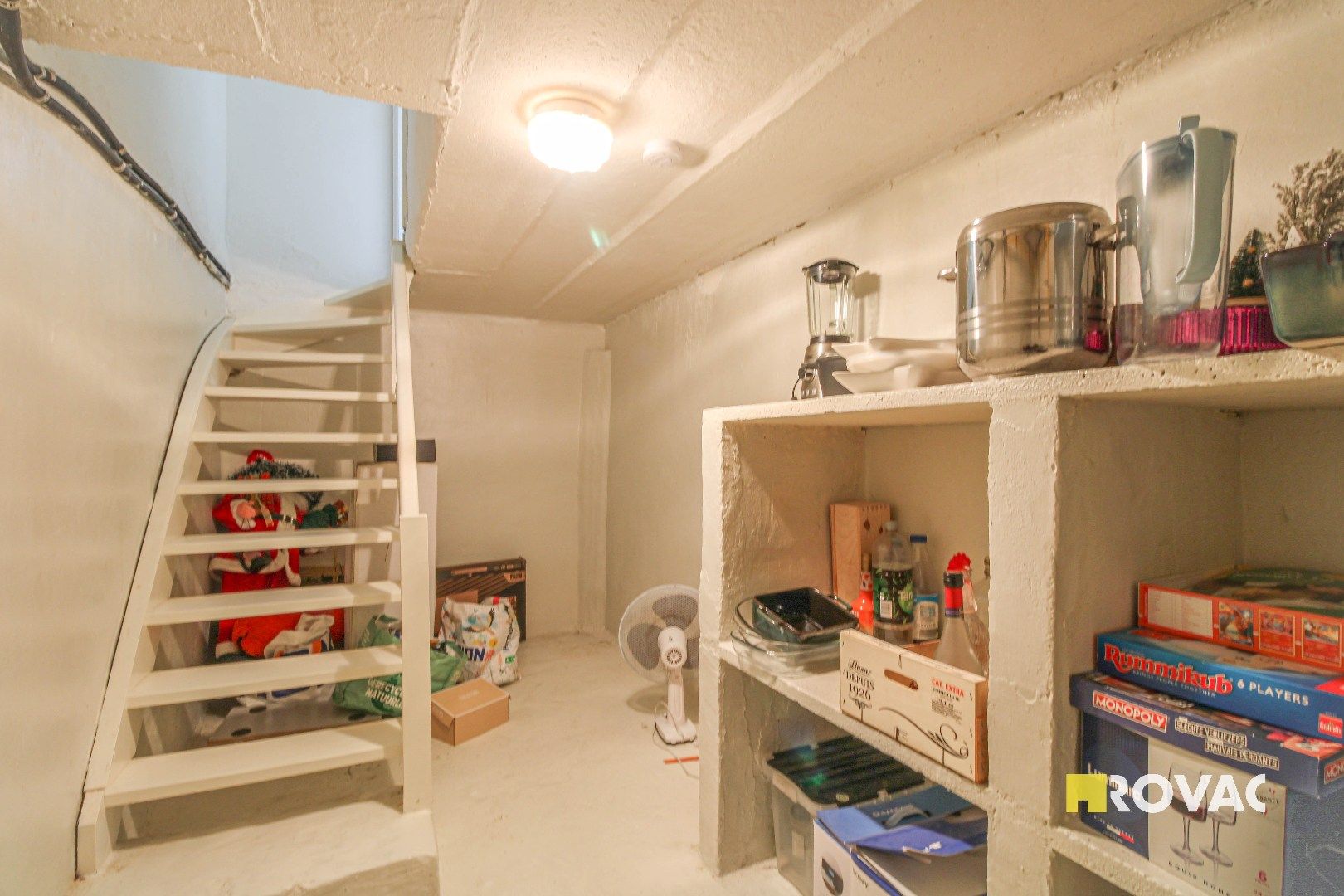 Rustig gelegen rijwoning met tuin en garage! foto 9