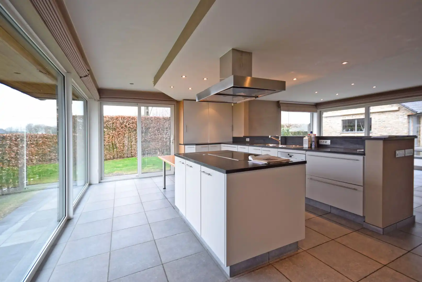 Landelijk en rustig gelegen villa met tuin foto 4