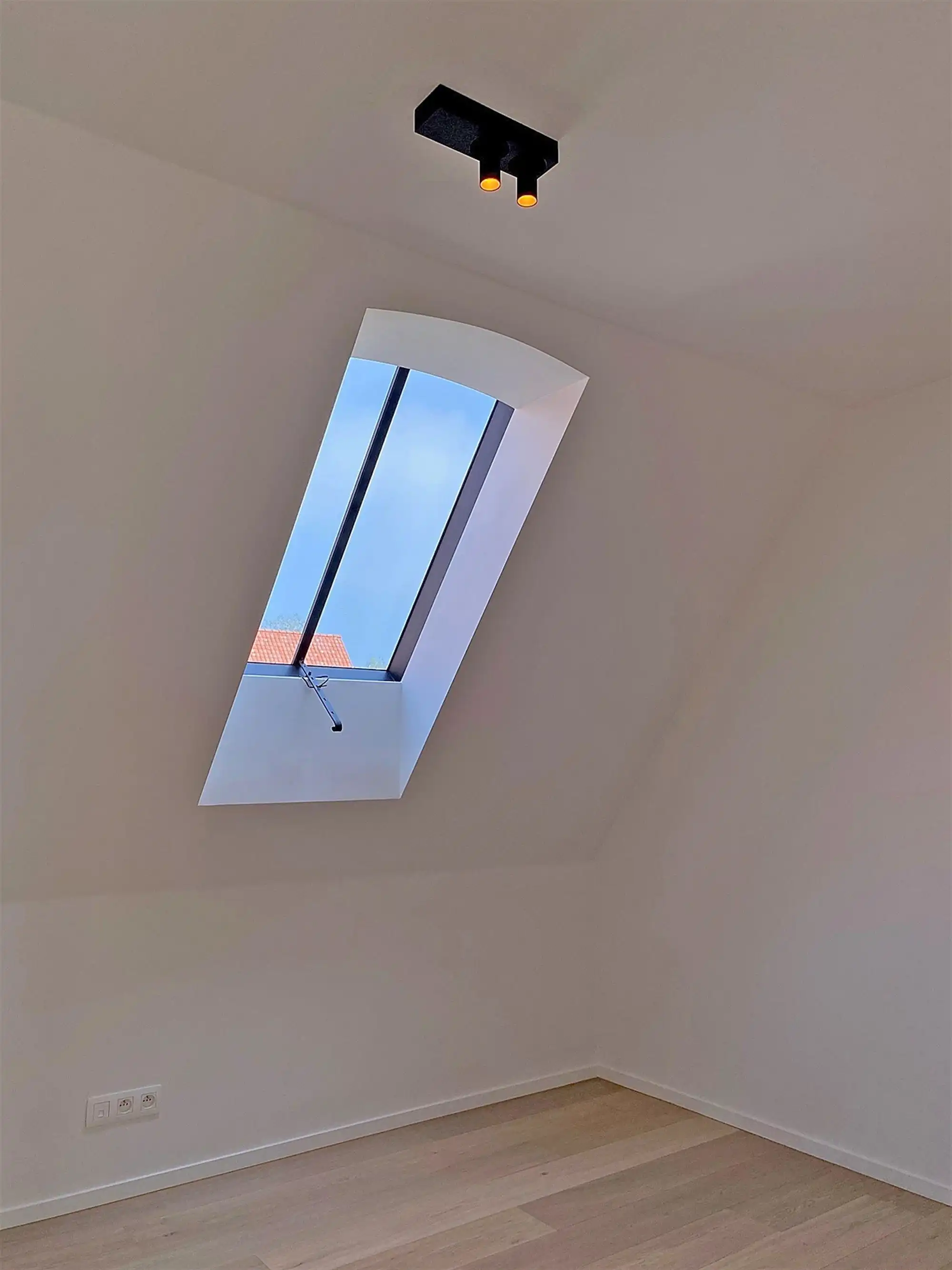 Instapklare DORPSWONING met 3 SLAAPKAMERS, TUIN/TERRAS, GARAGE & grote KELDER foto 19