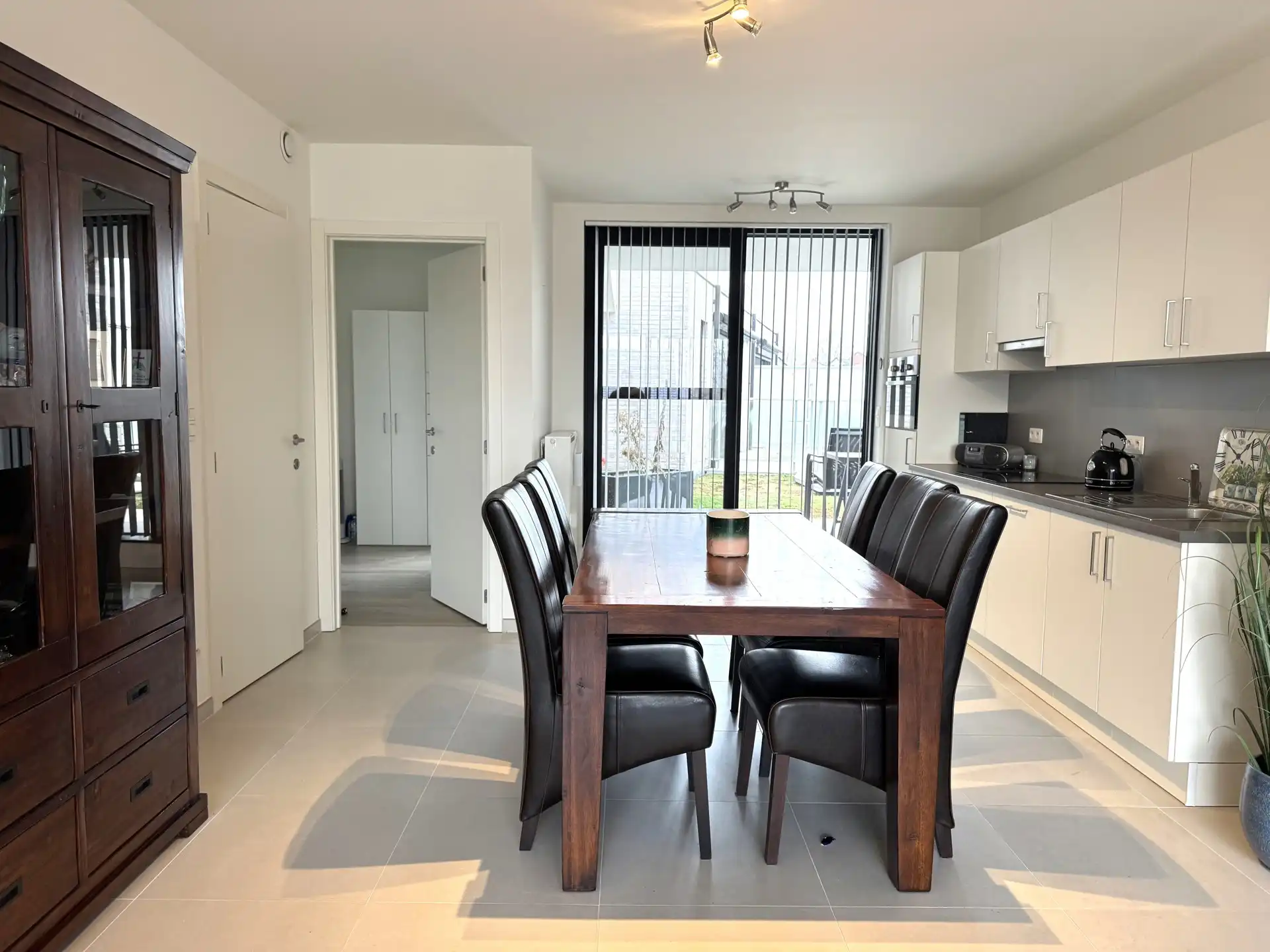 Te Huur 2-slpk appartement nabij centrum Bornem. foto 5