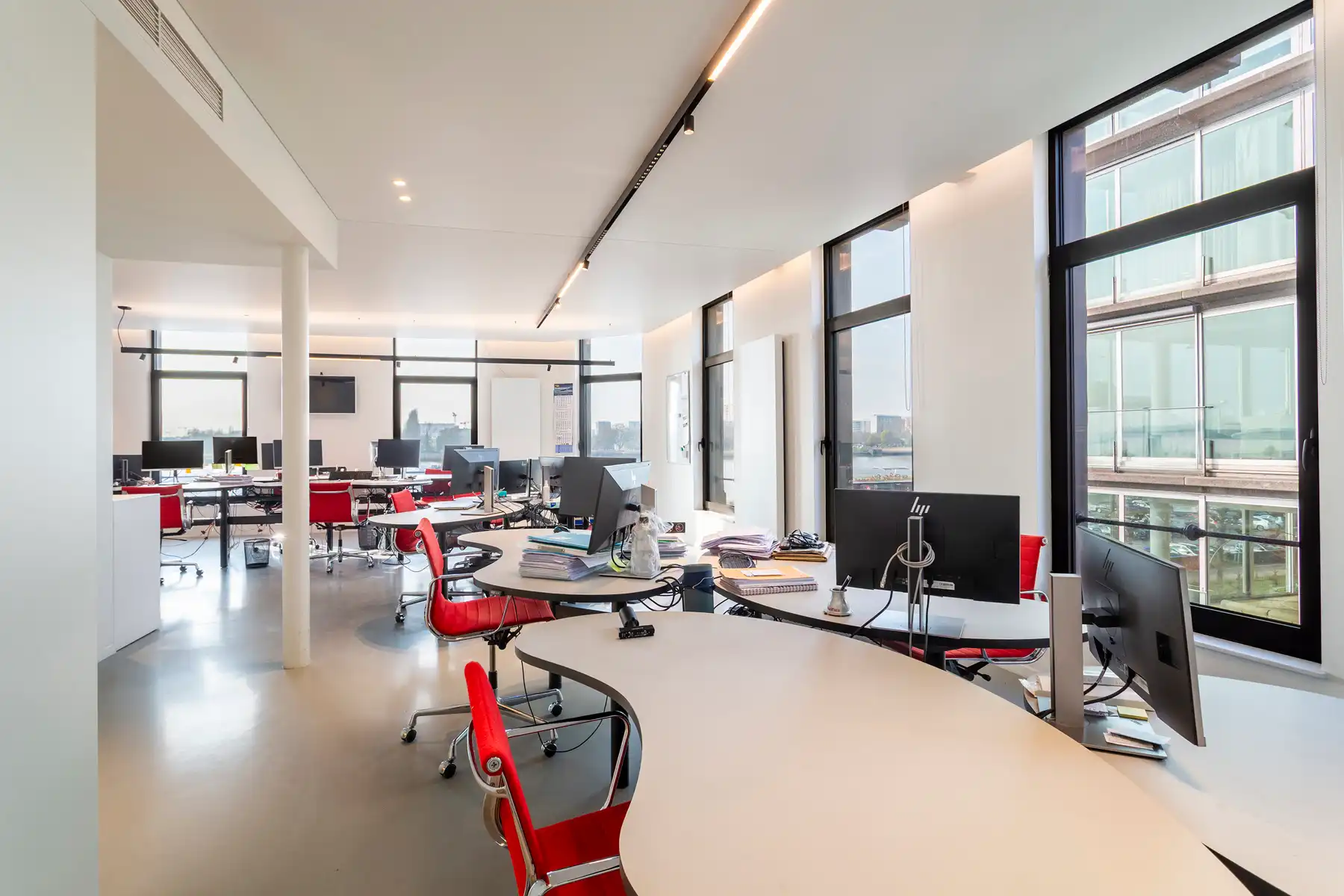 Unieke kantoorruimte met zicht op de Schelde foto 6