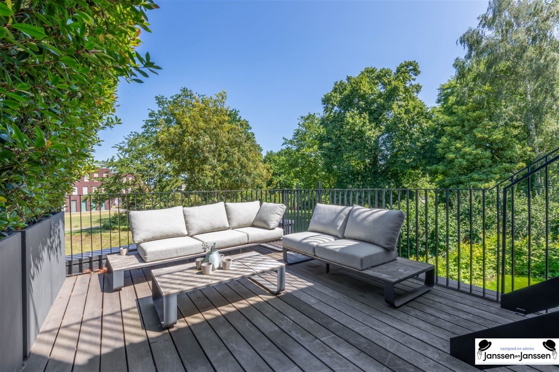 Prachtig appartement van 135 m² met 53 m² terras in Kasteelvilla Hortensia foto 3