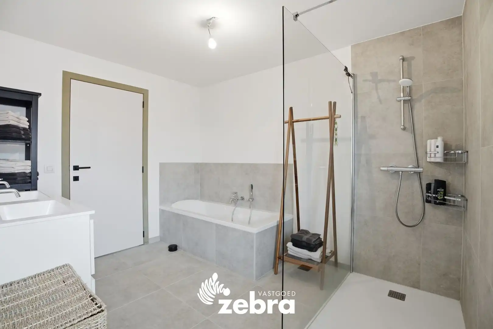 Instapklare woning met 3 slaapkamers en garage te Meulebeke! foto 18