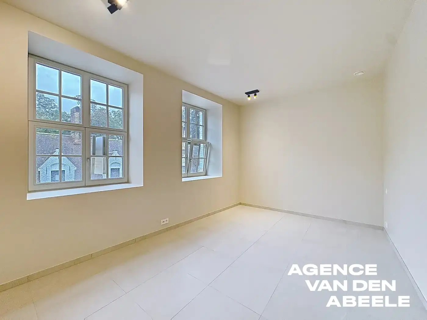 Prachtige nieuwbouwwoning met garage en tuin foto 12