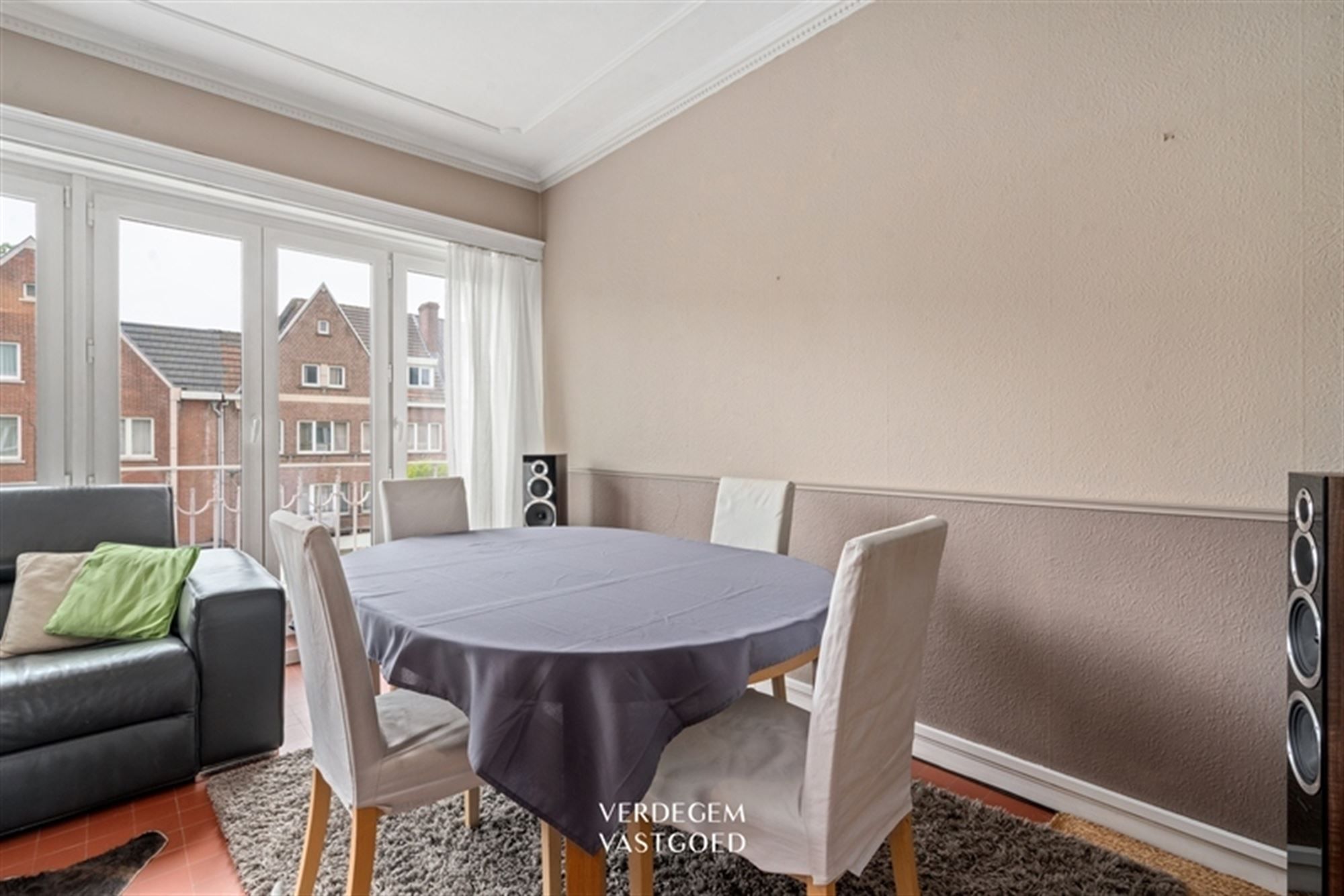 Goed gelegen appartement met 2 slaapkamers foto 5