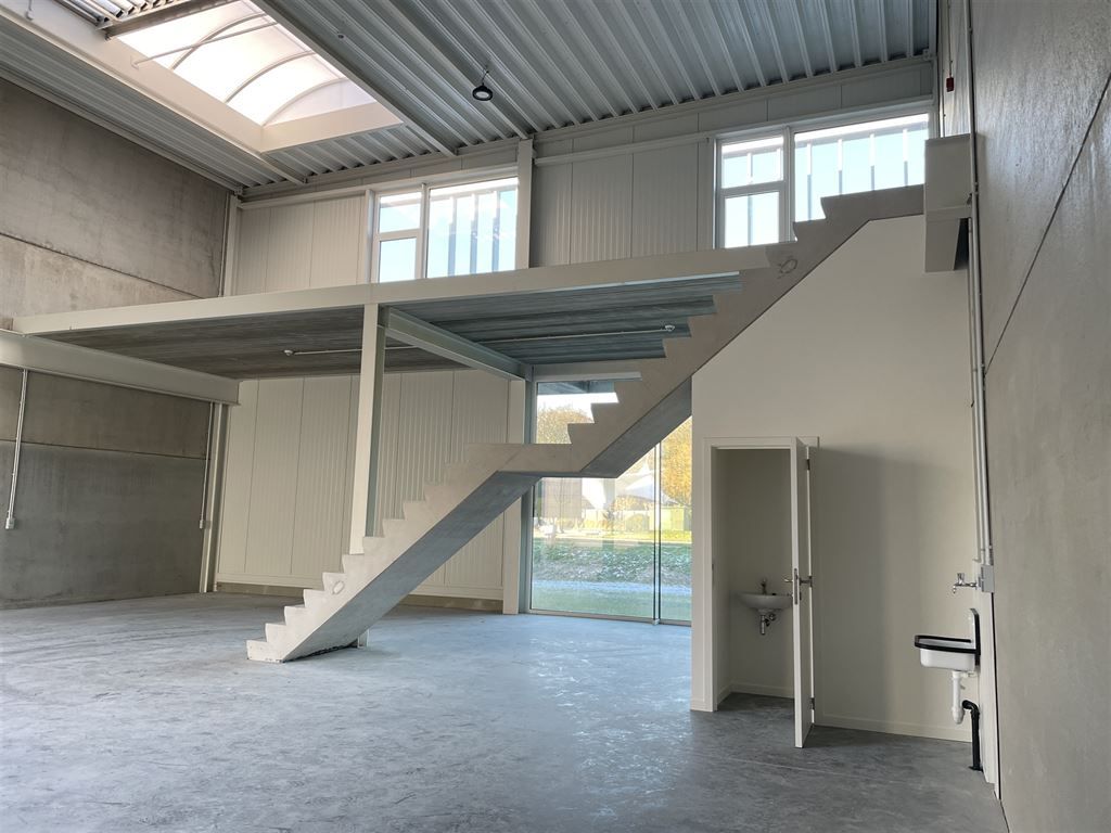 Zeer veelzijdige KMO-unit met goede zichtbaarheid foto 6