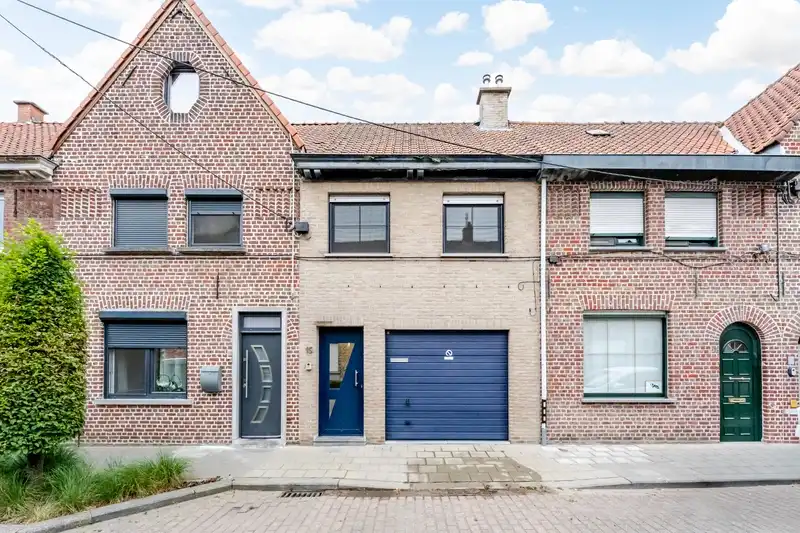 Roeselare : Instapklare, gerenoveerde rijwoning in hartje Roeselare! foto {{pictureIndex}}