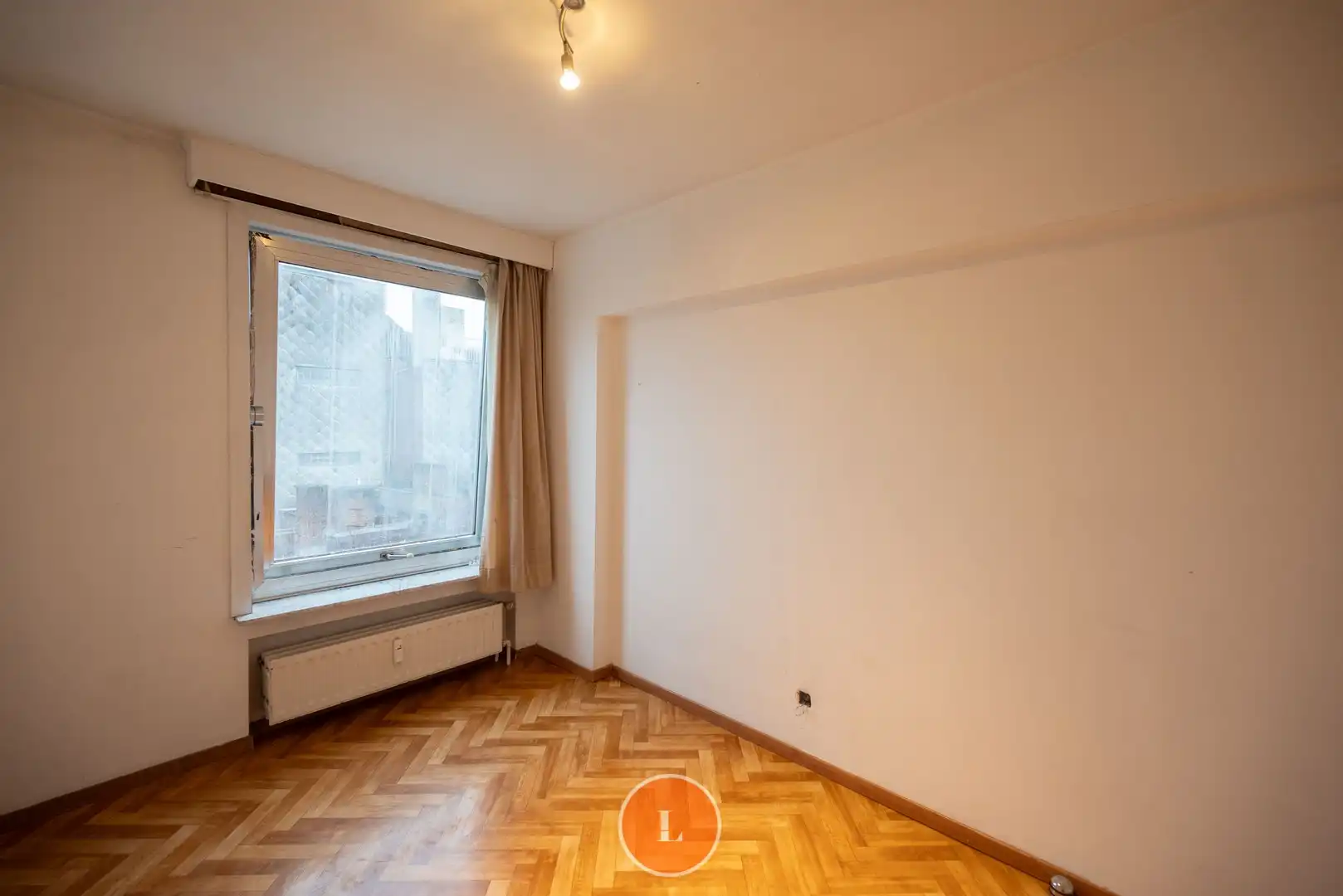 Op te frissen appartement te Kortrijk met 3 slaapkamers. foto 16