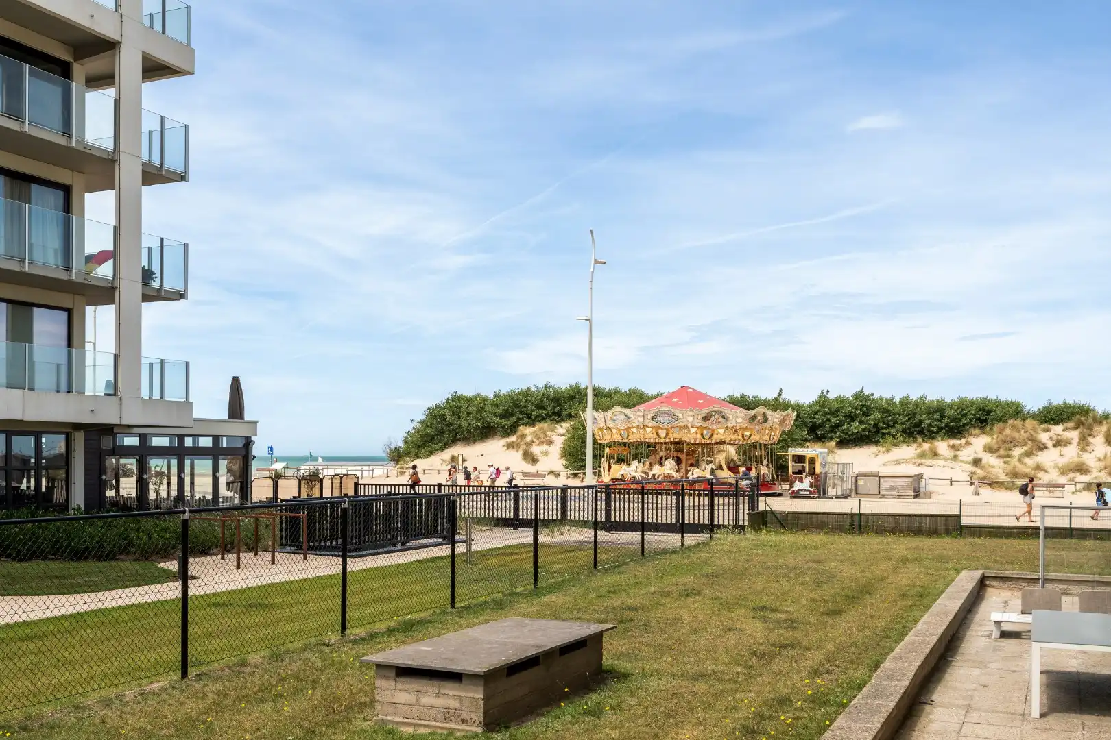Appartement met ruim zuidgericht terras en zijdelings zeezicht foto 9