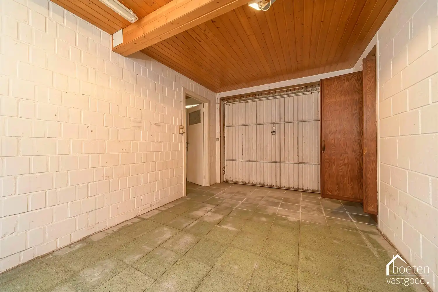 Veurne: Te renoveren stadswoning met heel wat mogelijkheden, 4 à 5 slpks, zonnig tuintje en dubbele garage op 236m² grondopp. foto 17