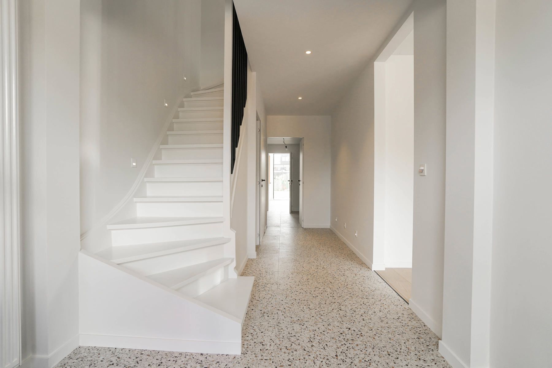 Prachtige, compleet gerenoveerde luxewoning op toplocatie te Kapelle-op-den-Bos foto 6