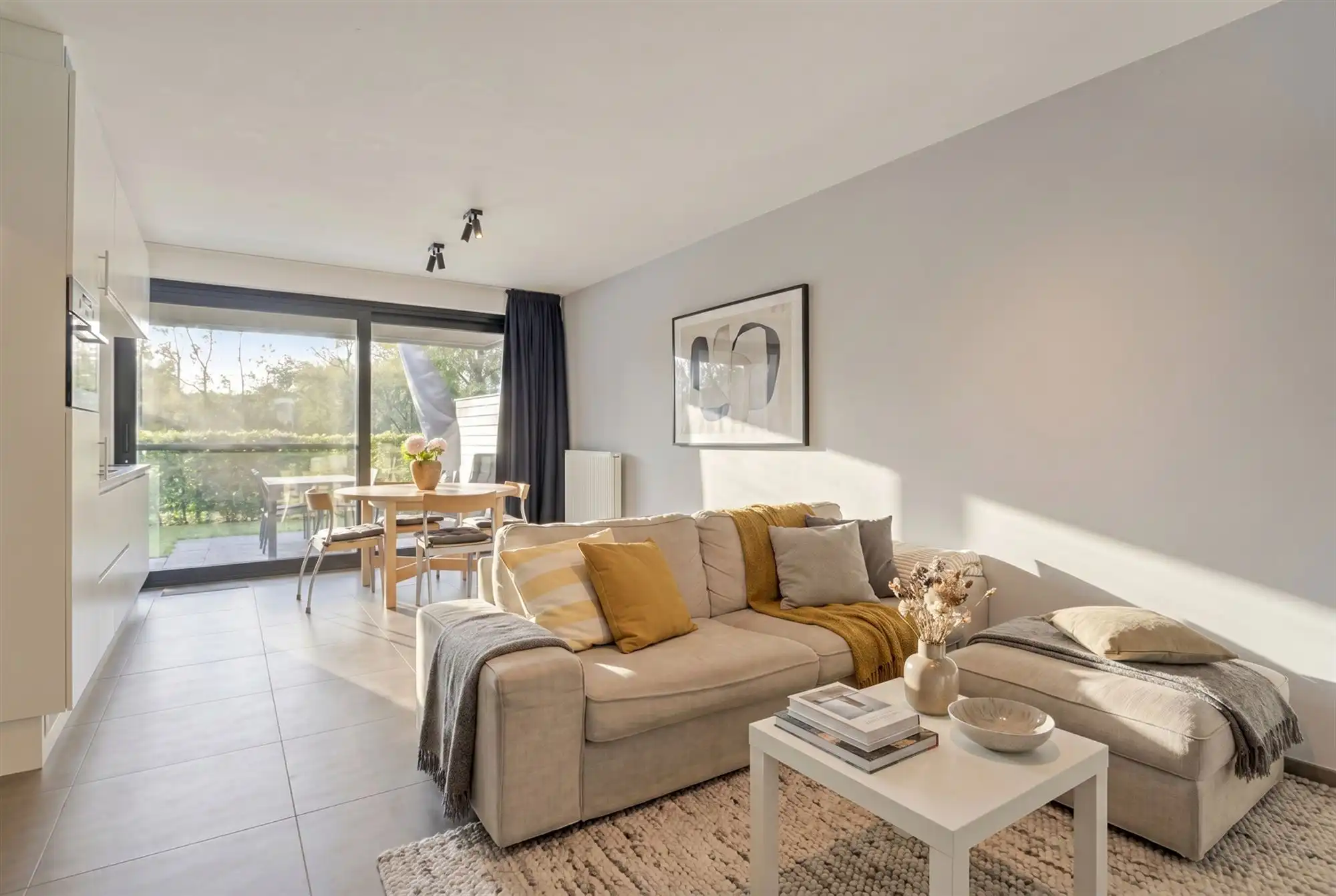 Instapklaar gelijkvloers appartement met tuin en parking foto 4