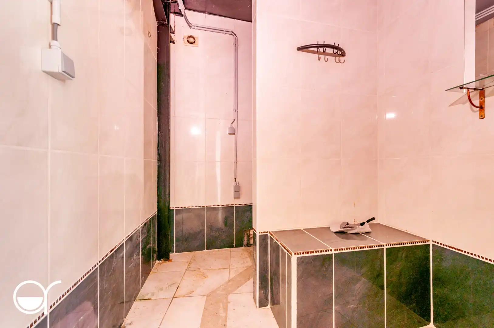 Handelsgelijkvloers op drukke locatie foto 10