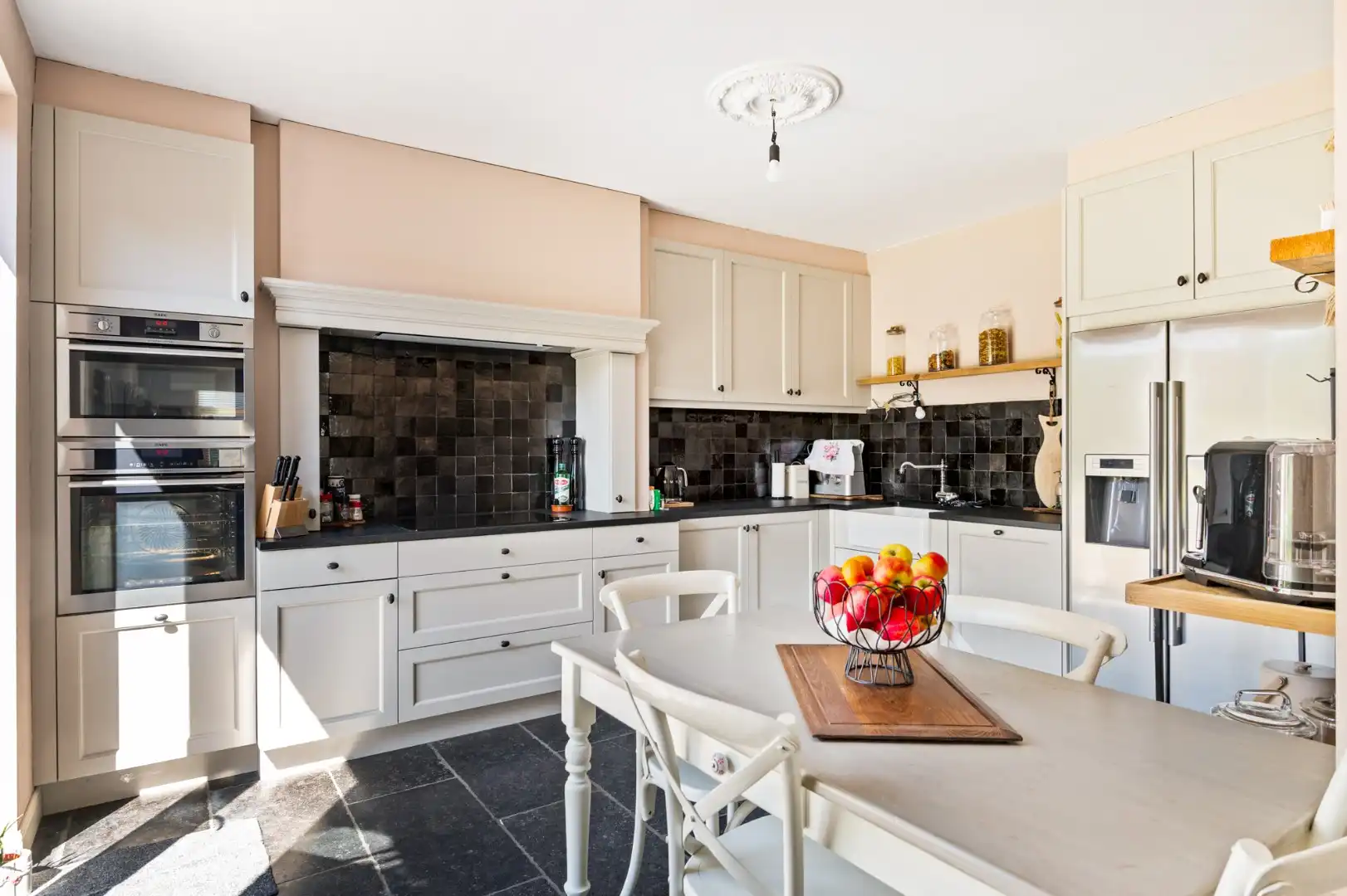 Verrassend ruime woning met zuidwest tuin op topligging! foto 3