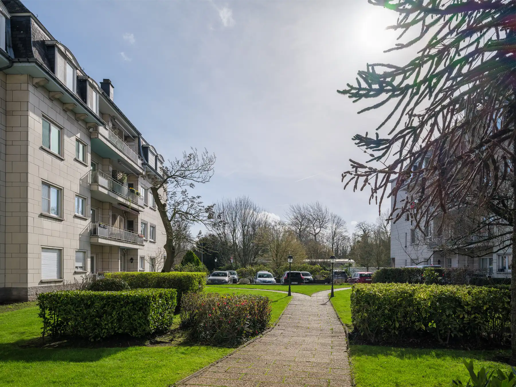 Hedendaags tweeslaapkamer appartement met garagebox foto 17