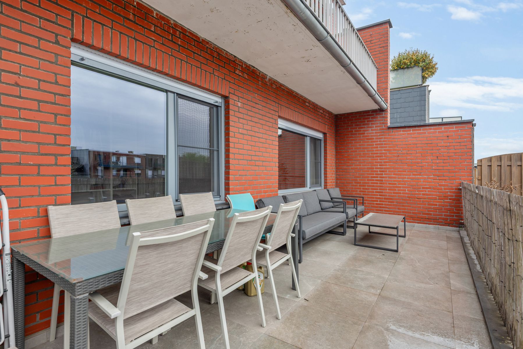 Volledig vernieuwd appartement zonder lift met ruim terras foto 14