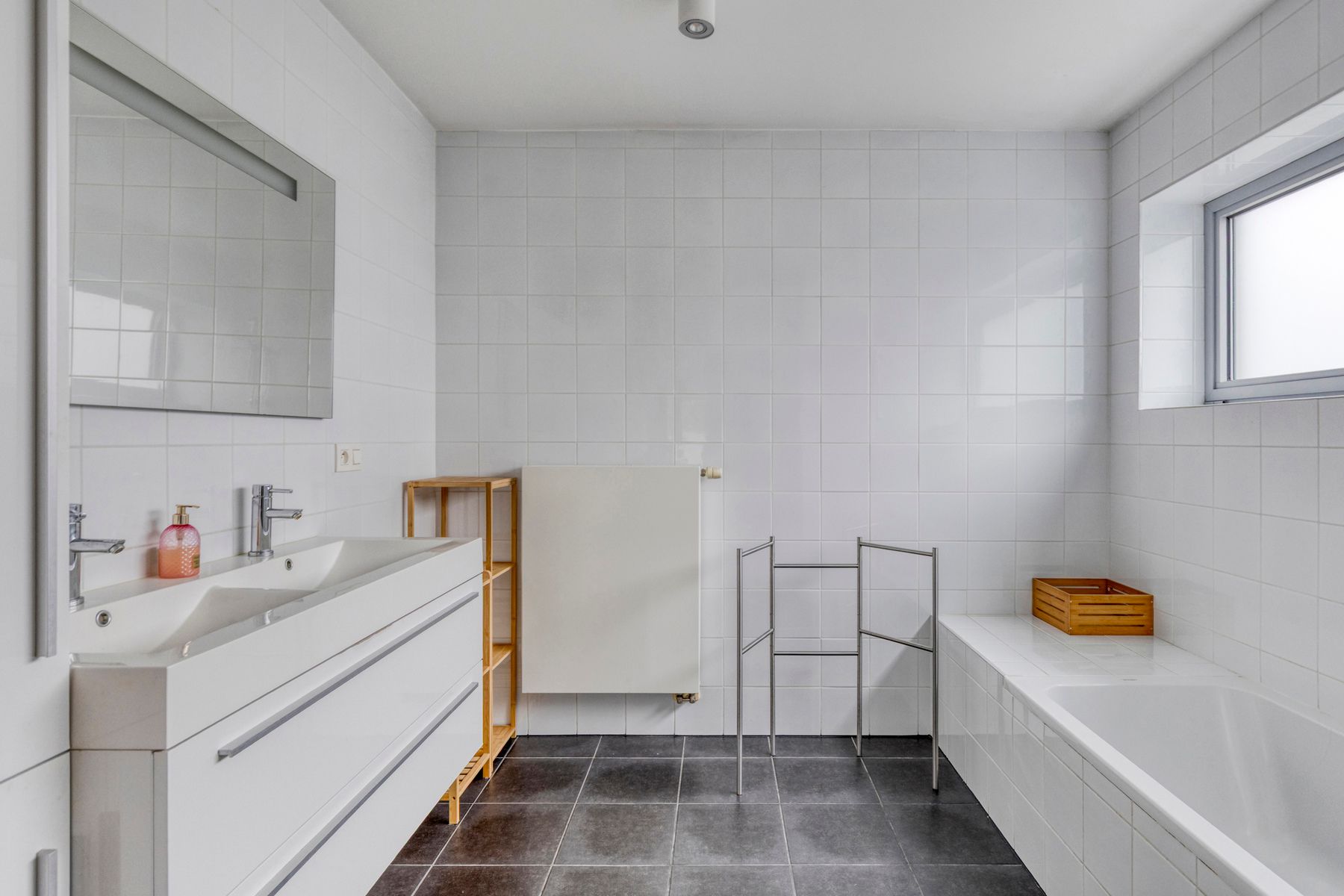 Ruime en instapklare 3-gevelwoning met zonnige tuin foto 16