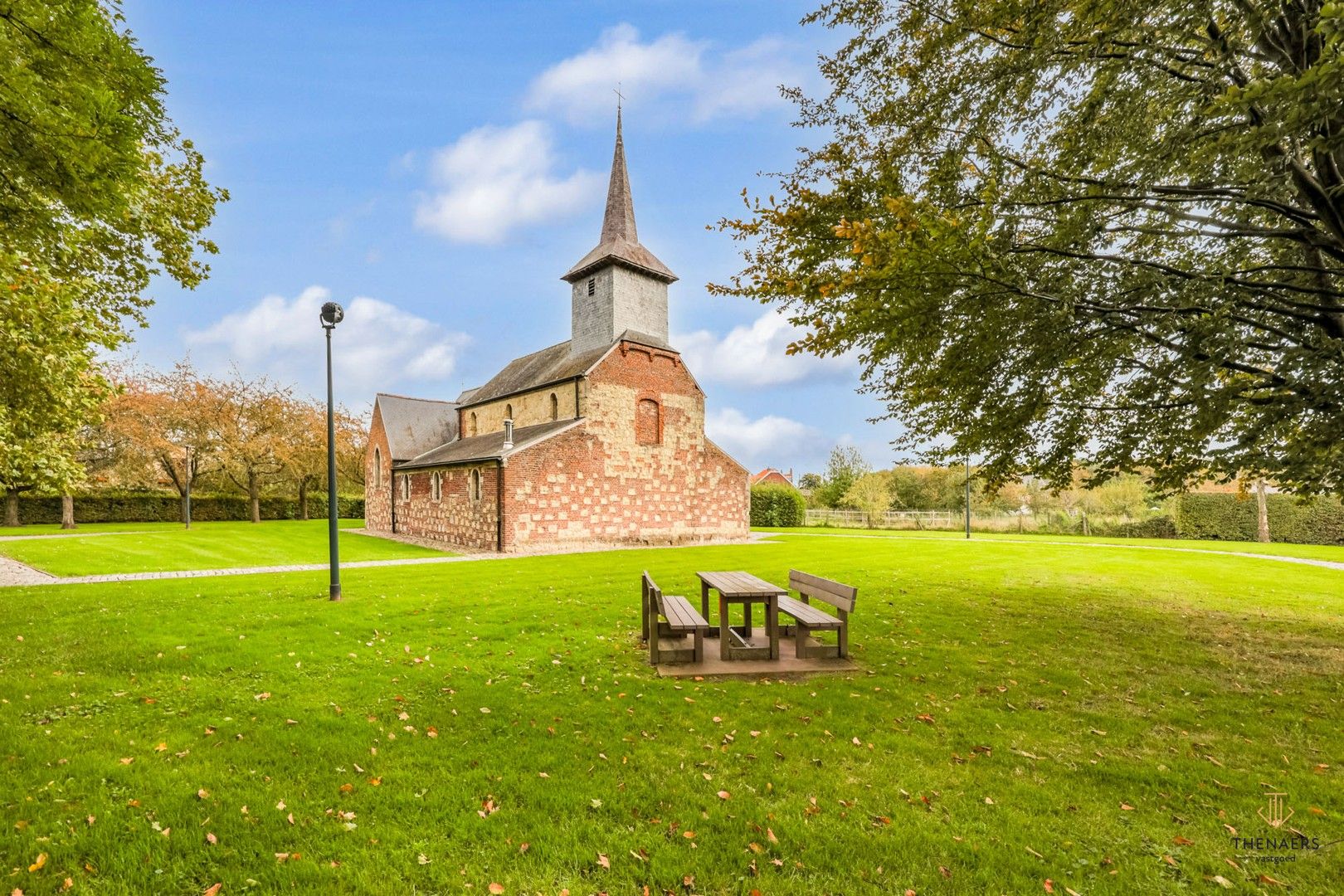 Gezellige woning met 4 slaapkamers en grote tuin. foto 39