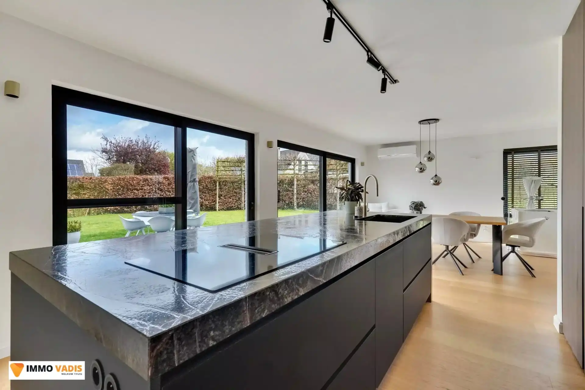 Exclusieve, vrijstaande woning met hoogwaardige afwerking foto 9
