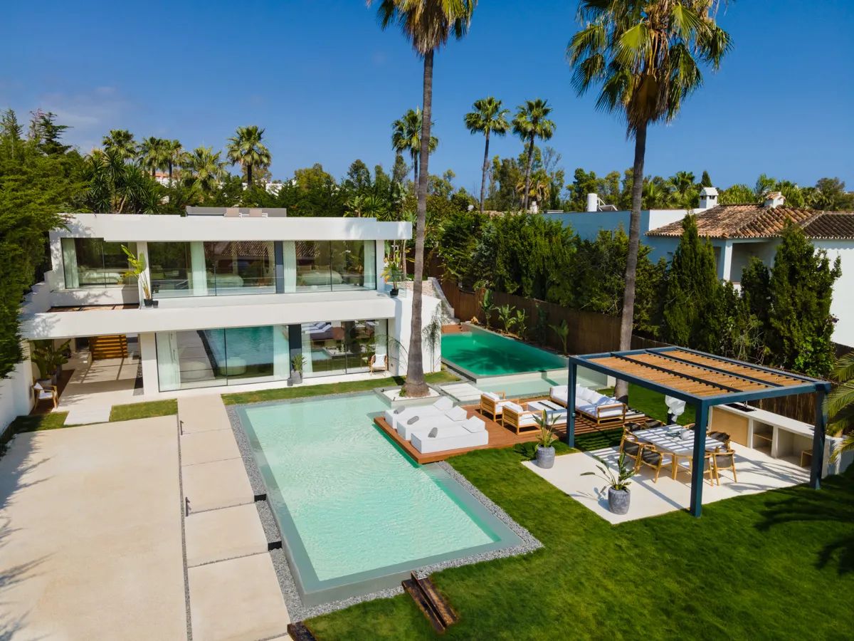 Strak, stijlvol en subliem: moderne designvilla in het hart van Nueva Andalucía – luxe leven op topniveau aan de Costa del Sol foto 24