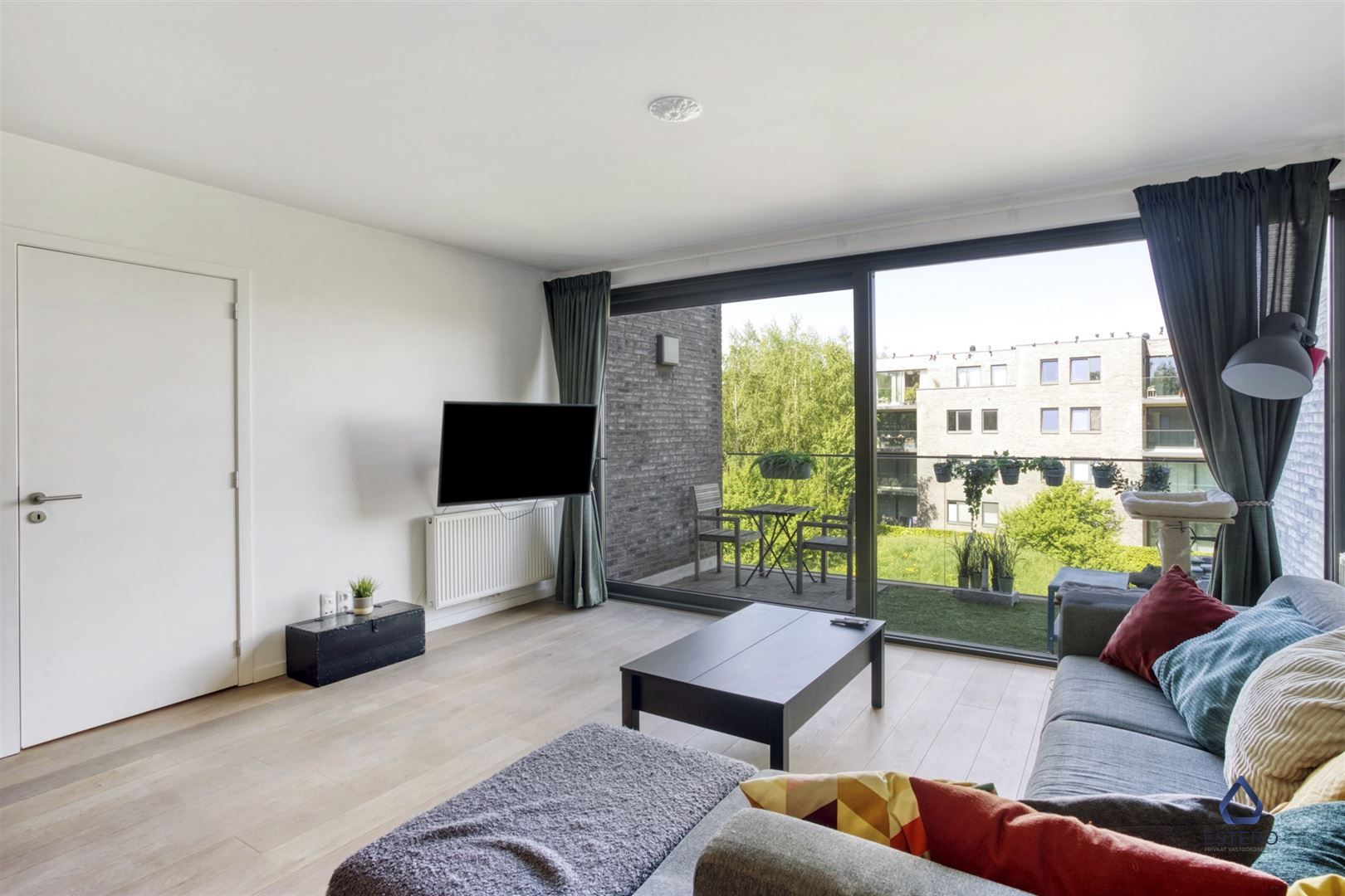 Tweeslaapkamer appartement met terras en dubbele parking foto 6