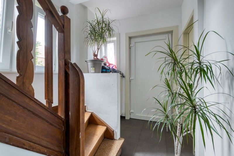🏡Ruime woning met kantoorgebouw TE KOOP in hartje Wielsbeke – Marktstraat! foto 2