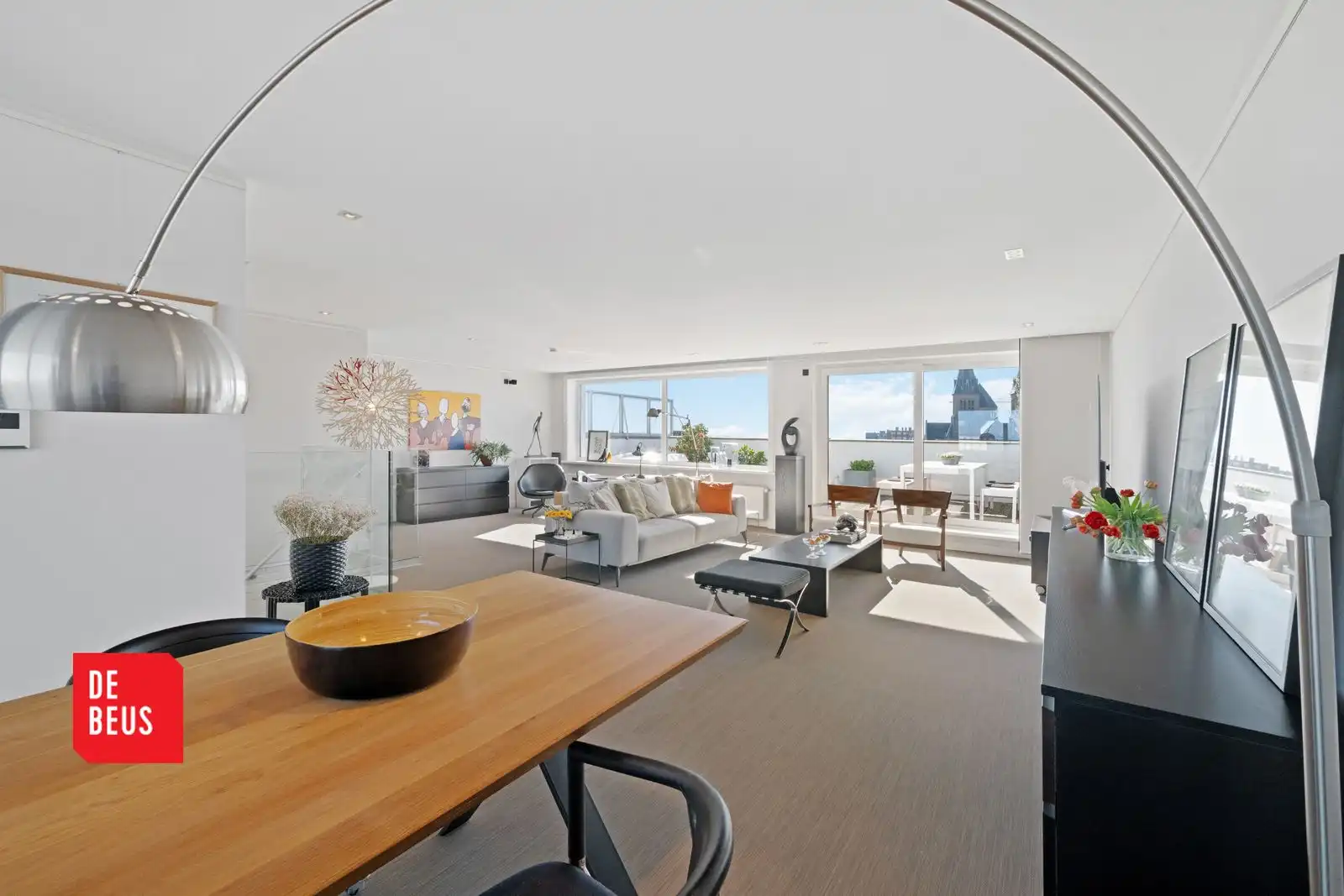 Luxueuze penthouse met zonovergoten terrassen pal aan zee! foto {{pictureIndex}}